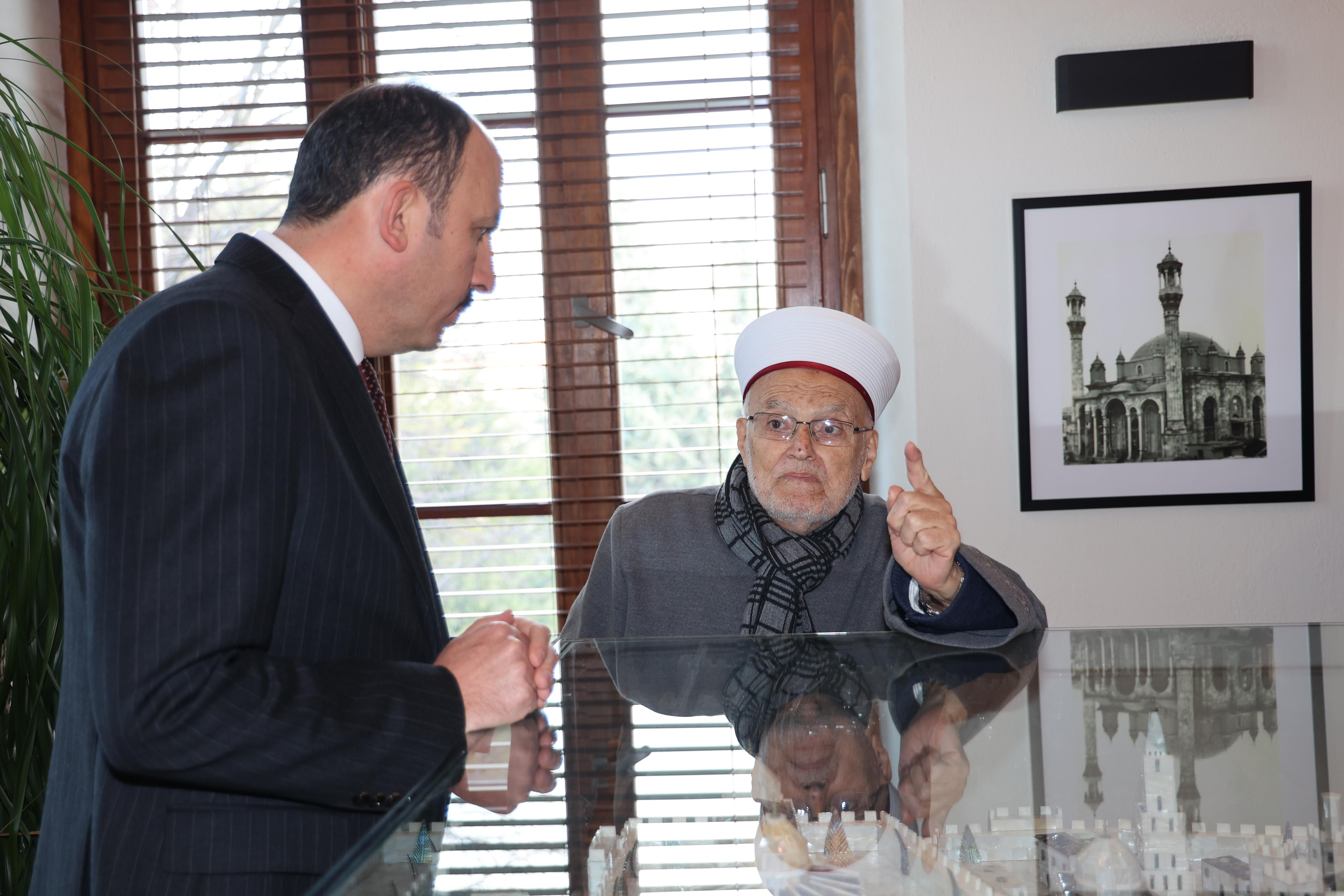 MESCİD-İ AKSA İMAMI ŞEYH İKRİME SABRİ BAŞKAN ALTAY’I ZİYARET ETTİ