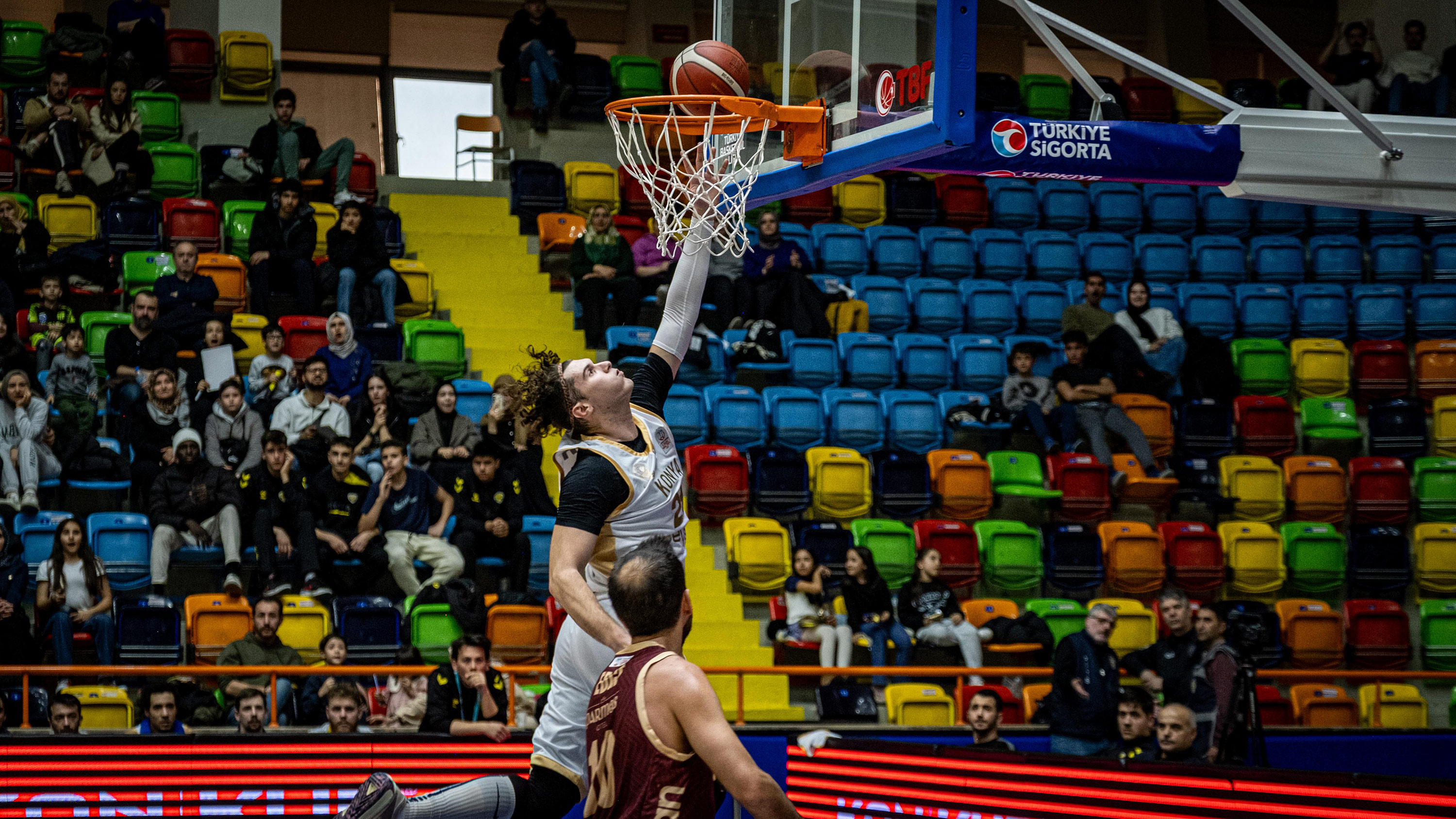 BÜYÜKŞEHİR, BANDIRMA BORDO BASKETBOL’A ŞANS TANIMADI
