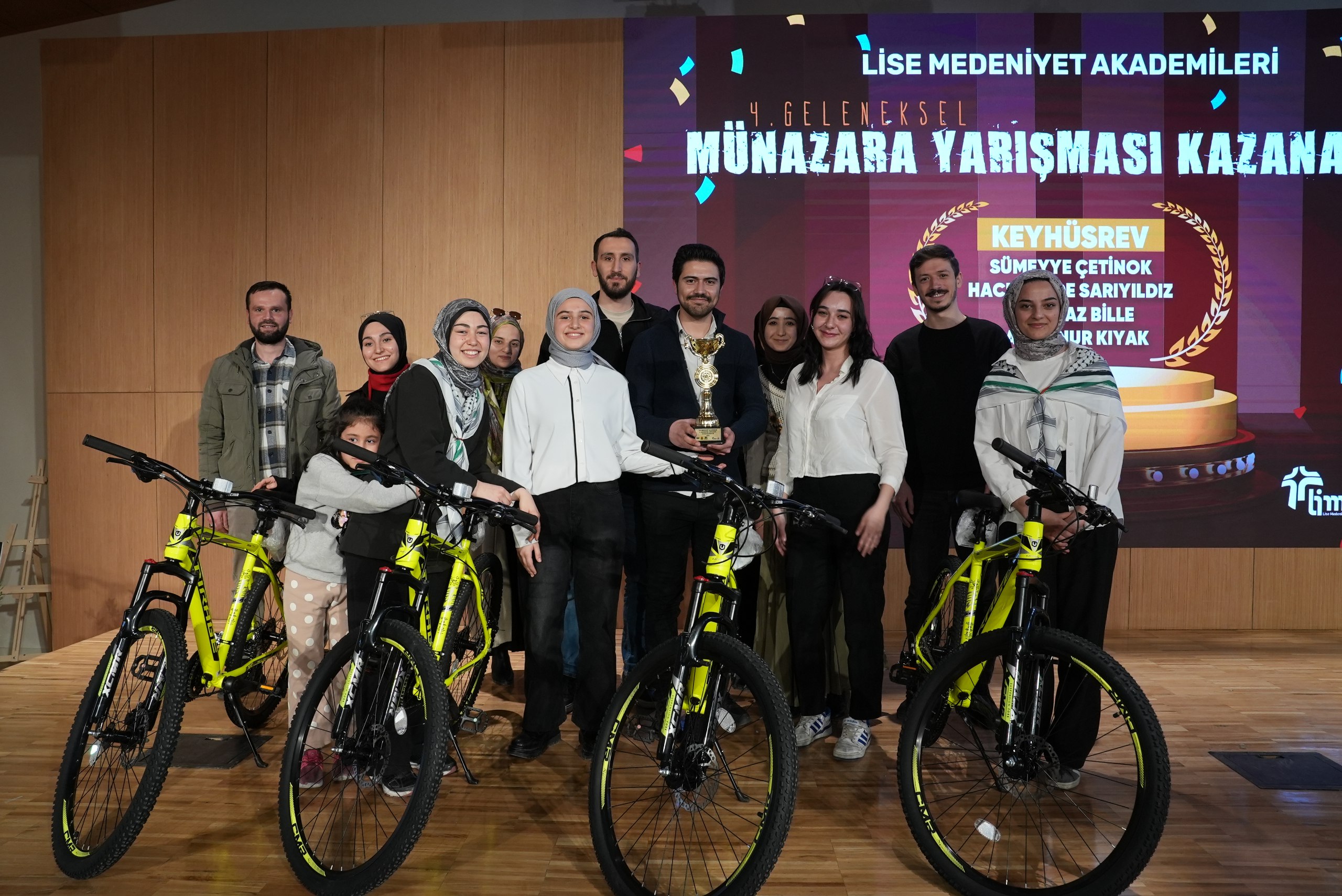 KONYA BÜYÜKŞEHİR EĞİTİM BİRİMLERİYLE GENÇ ZİHİNLERİ BİR ARAYA GETİRİYOR