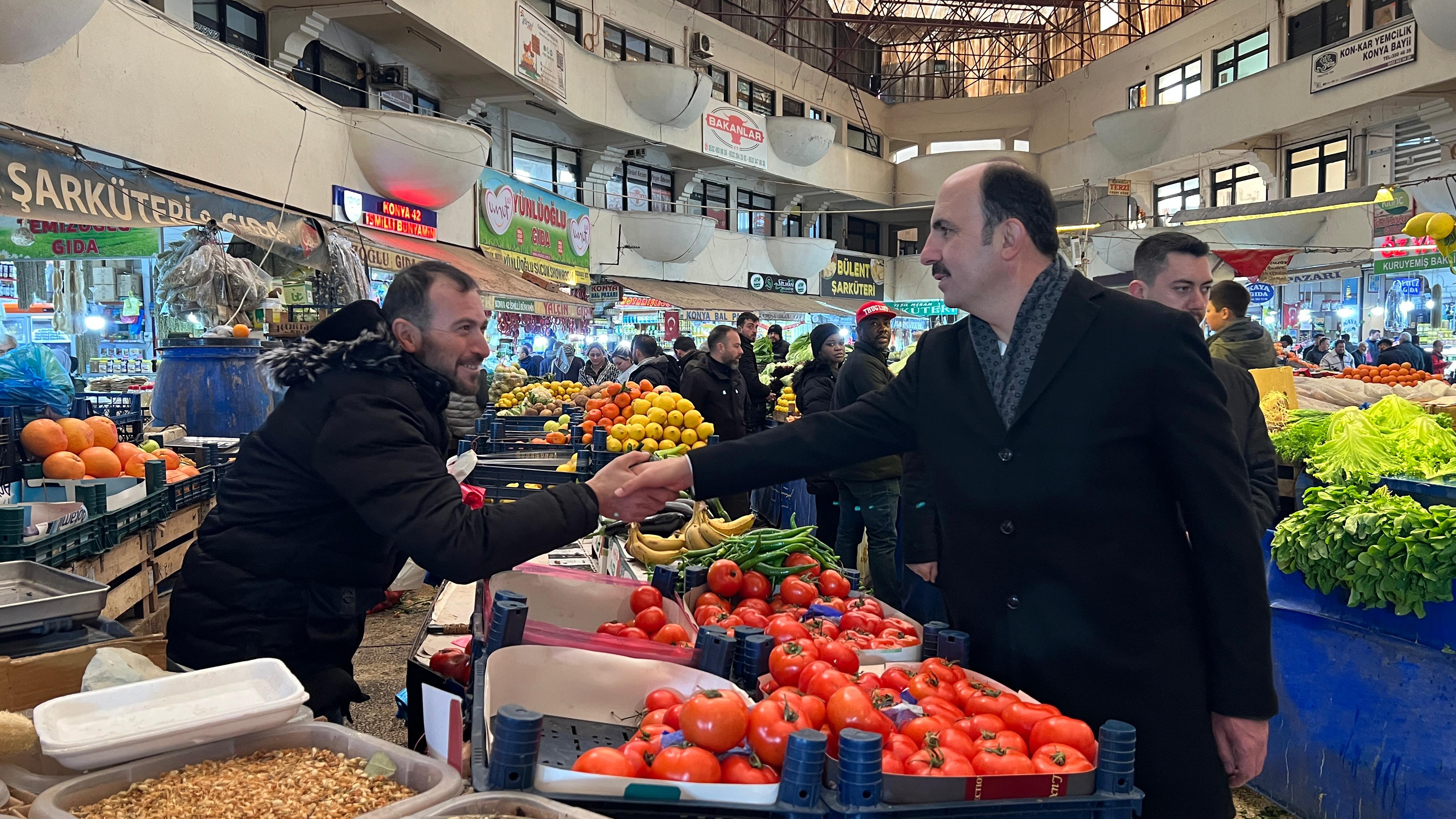 BAŞKAN ALTAY İFTAR ÖNCESİ VE TERAVİH SONRASI KONYALILARLA BİR ARAYA GELDİ