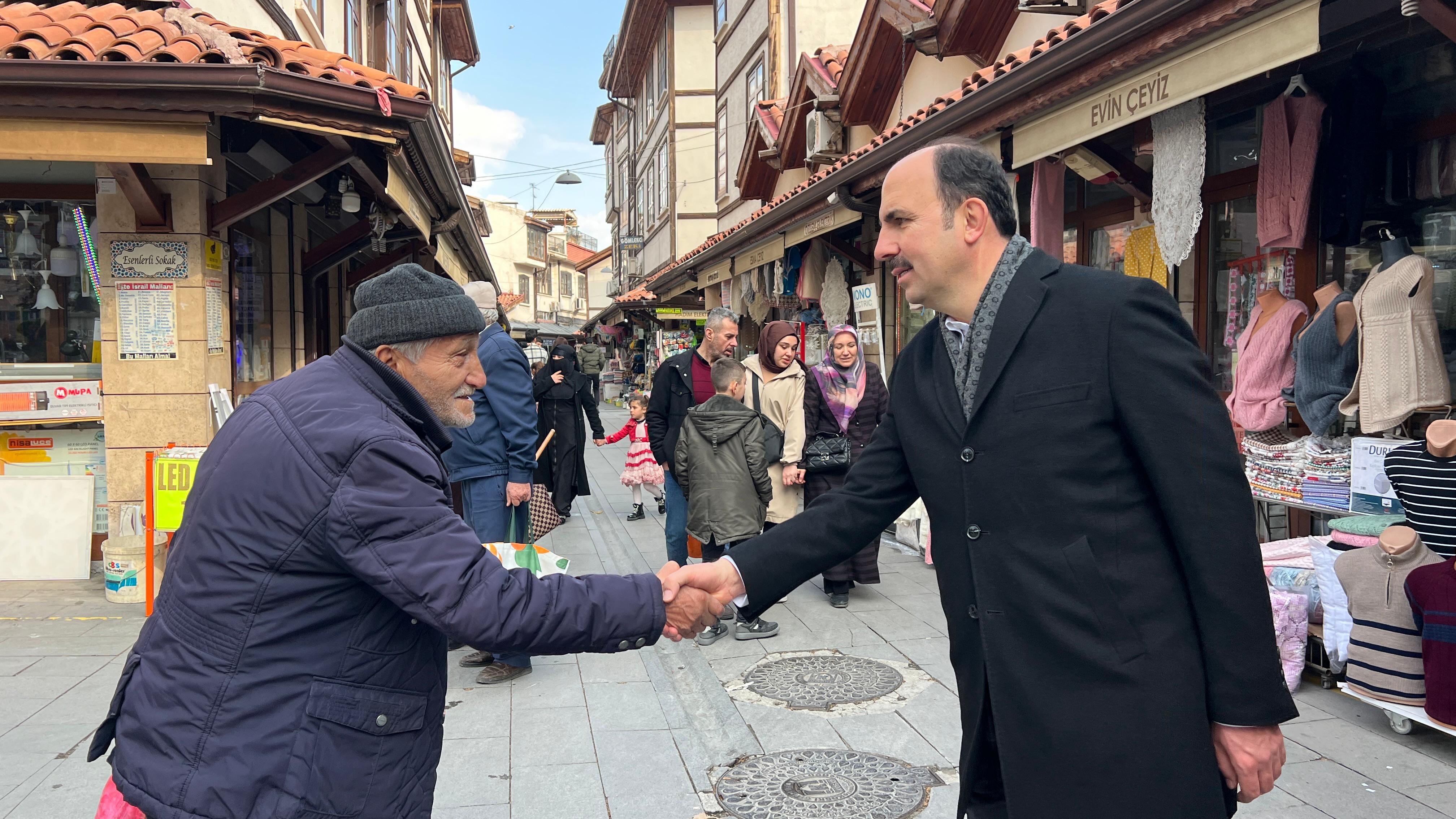 BAŞKAN ALTAY İFTAR ÖNCESİ VE TERAVİH SONRASI KONYALILARLA BİR ARAYA GELDİ