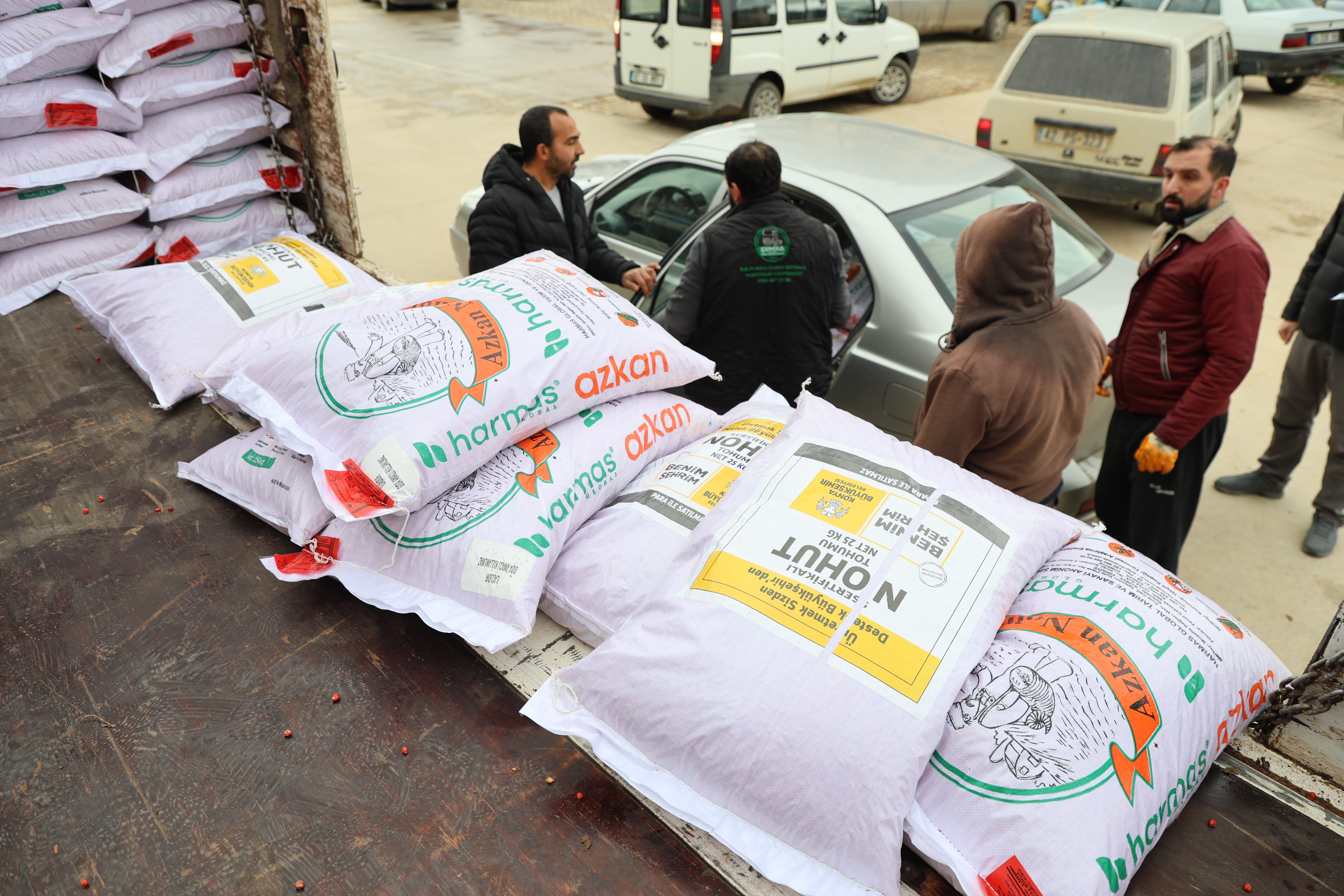 KONYA BÜYÜKŞEHİR BU YIL ÜRETİCİYE 108.675 KİLO NOHUT TOHUMU DESTEĞİ VERDİ
