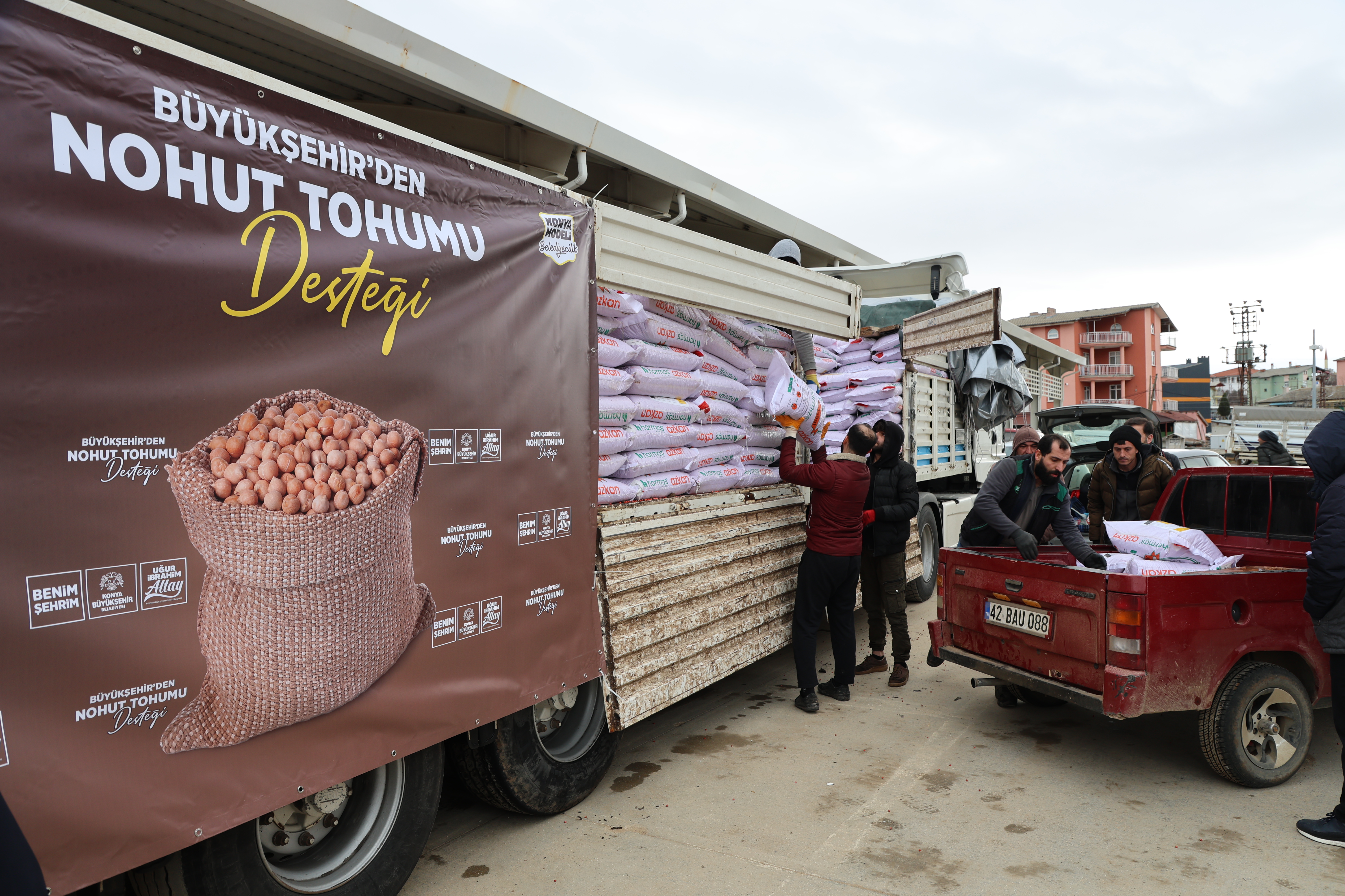 KONYA BÜYÜKŞEHİR BU YIL ÜRETİCİYE 108.675 KİLO NOHUT TOHUMU DESTEĞİ VERDİ