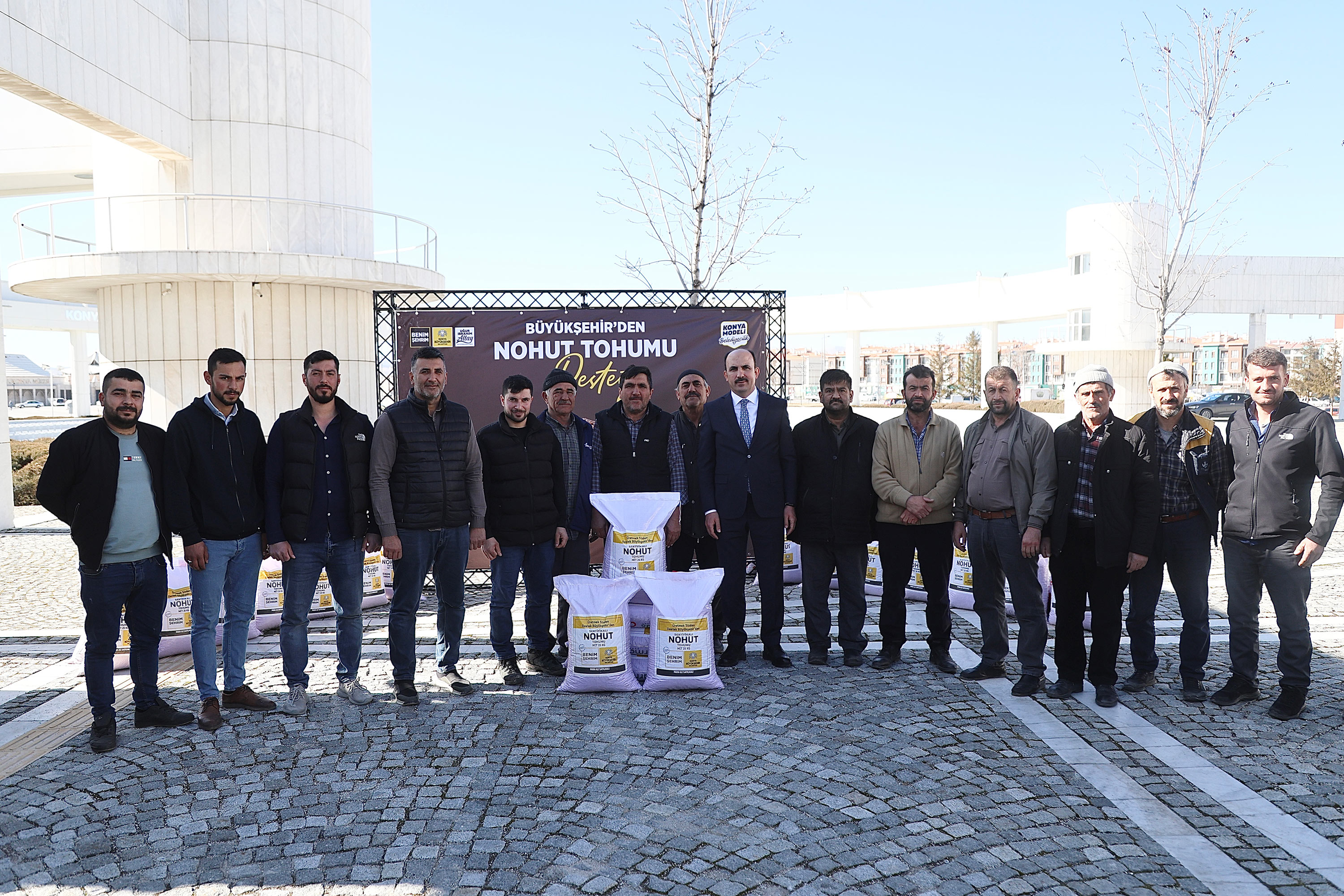 KONYA BÜYÜKŞEHİR BU YIL ÜRETİCİYE 108.675 KİLO NOHUT TOHUMU DESTEĞİ VERDİ