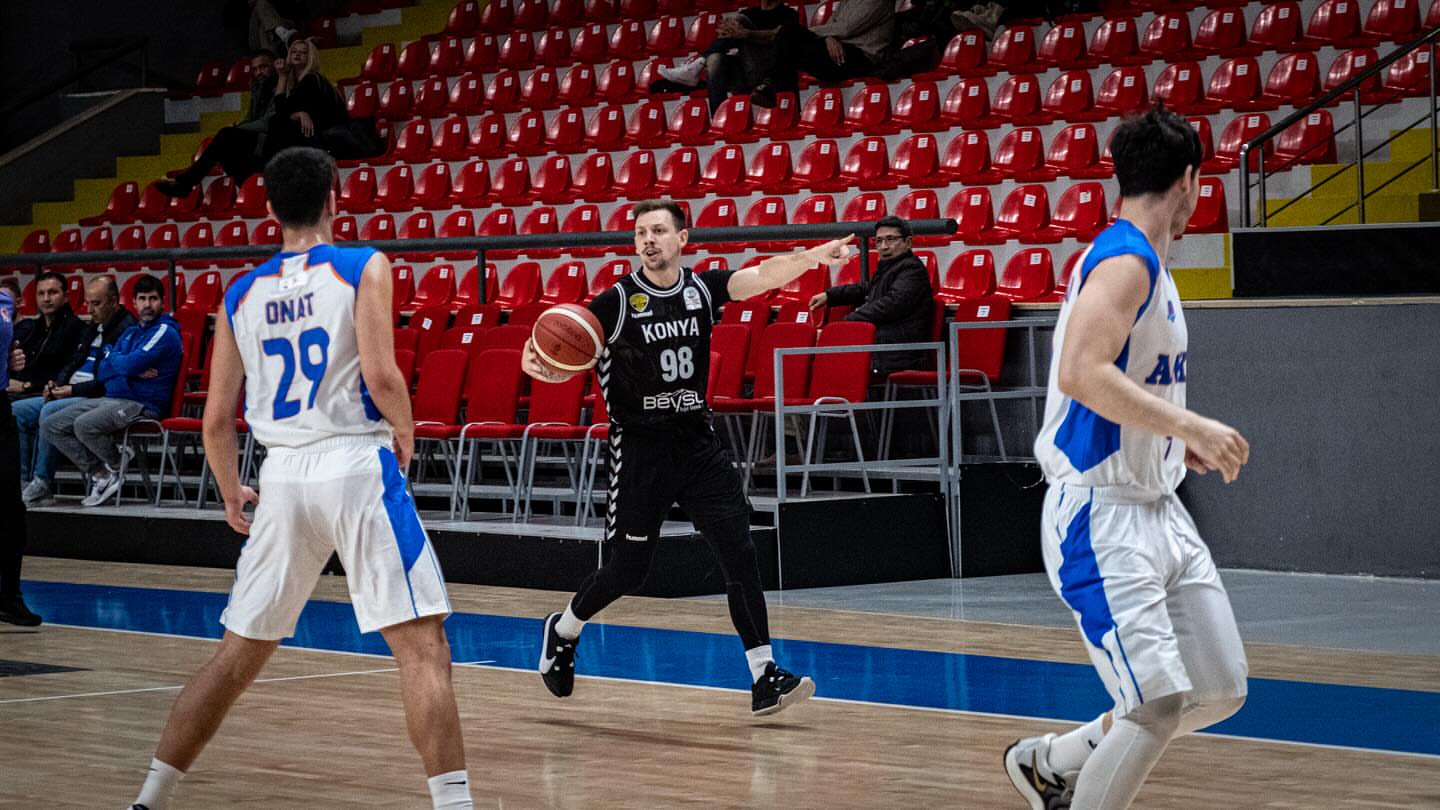 BÜYÜKŞEHİR, İSTANBUL ANKA SPOR’U FARKLI MAĞLUP ETTİ