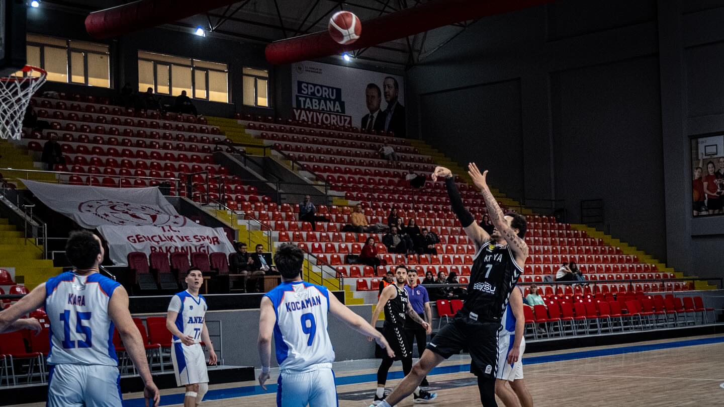 BÜYÜKŞEHİR, İSTANBUL ANKA SPOR’U FARKLI MAĞLUP ETTİ