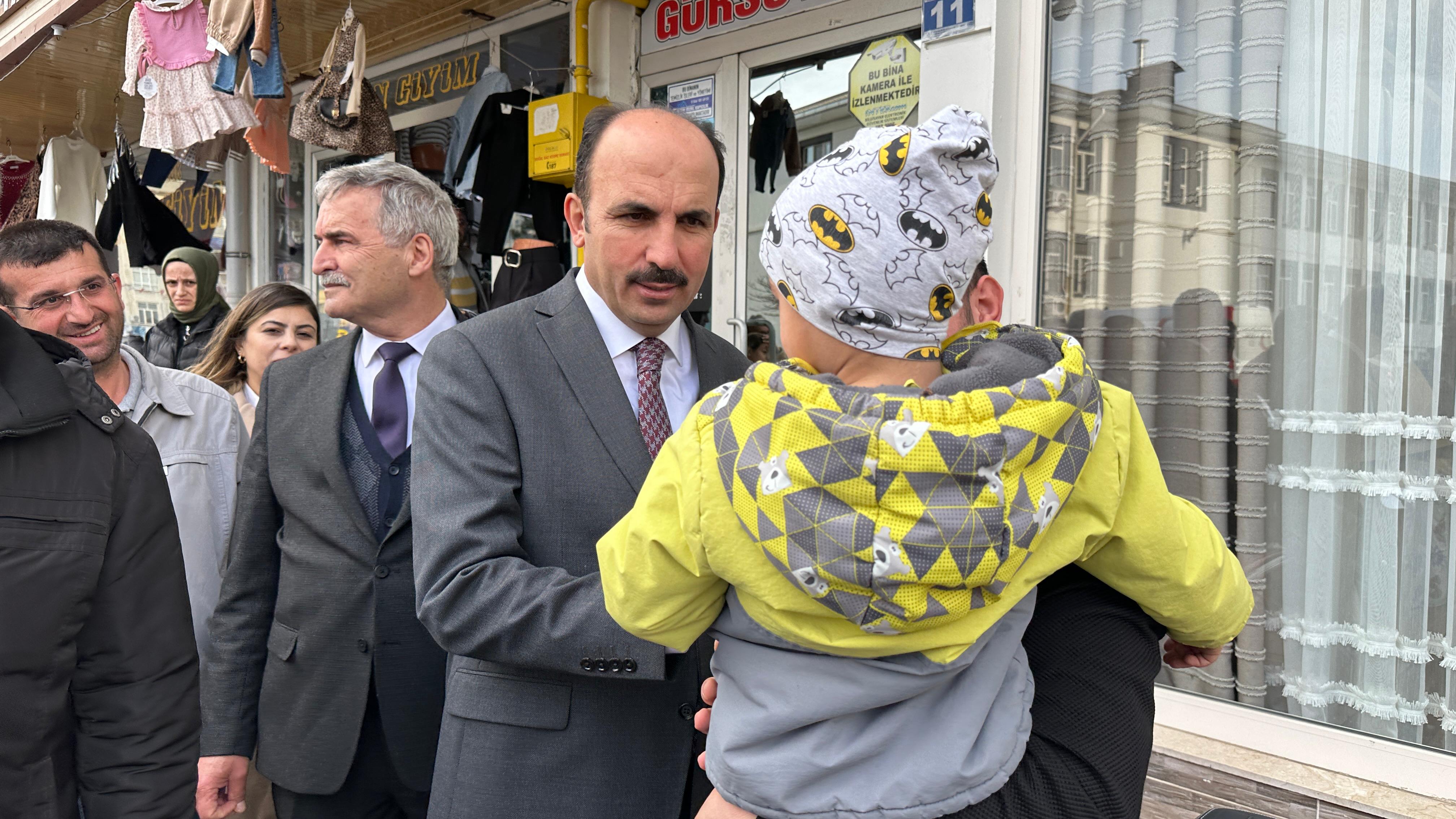 BAŞKAN ALTAY SEYDİŞEHİR’DE ÜNİVERSİTELİ GENÇLERLE İFTAR YAPTI, ESNAFLA VE VATANDAŞLARLA BULUŞTU