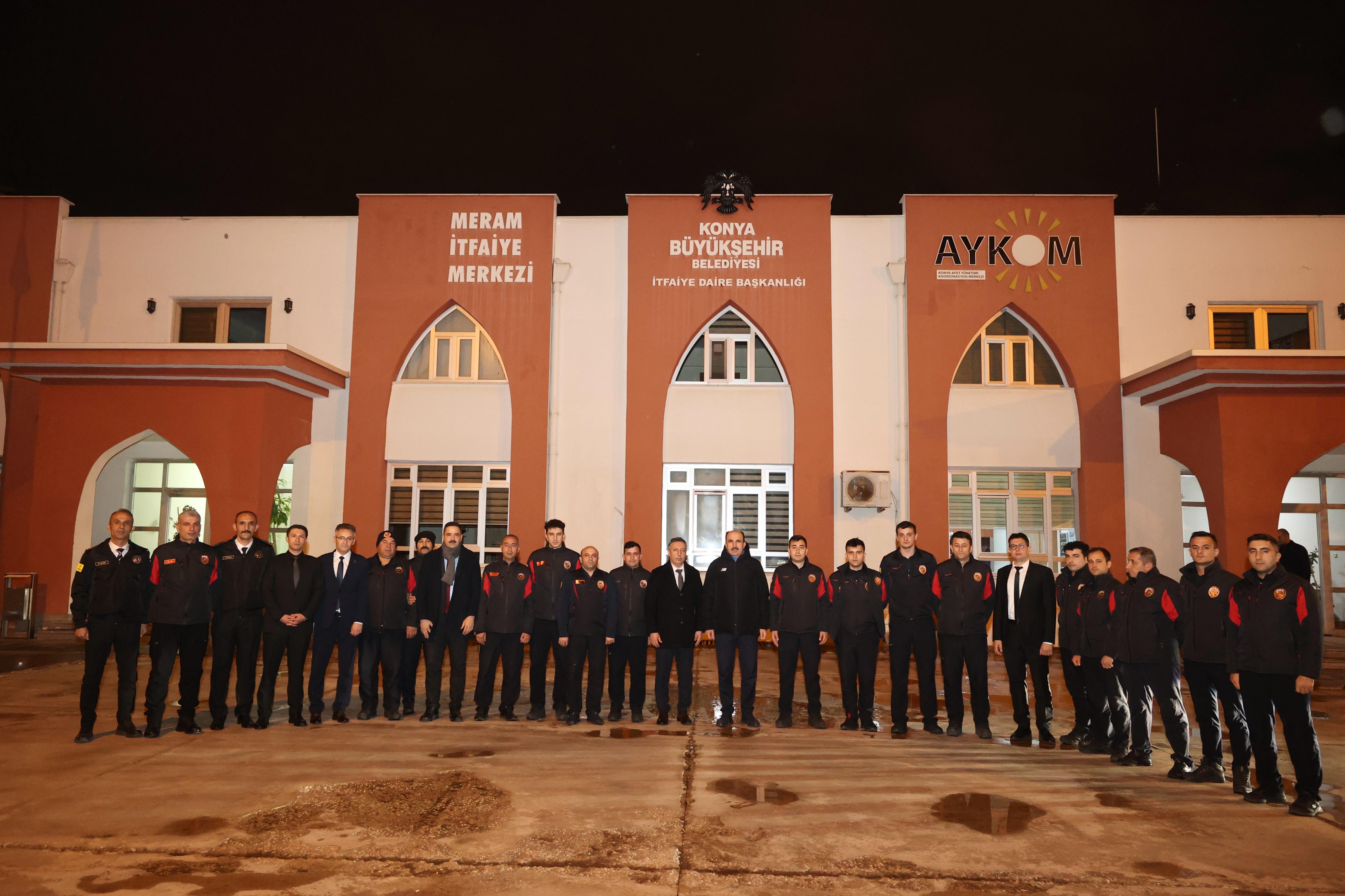 BAŞKAN ALTAY KULU VE CİHANBEYLİ’DE VATANDAŞLARLA BULUŞTU, İTFAİYECİLERLE SAHUR YAPTI