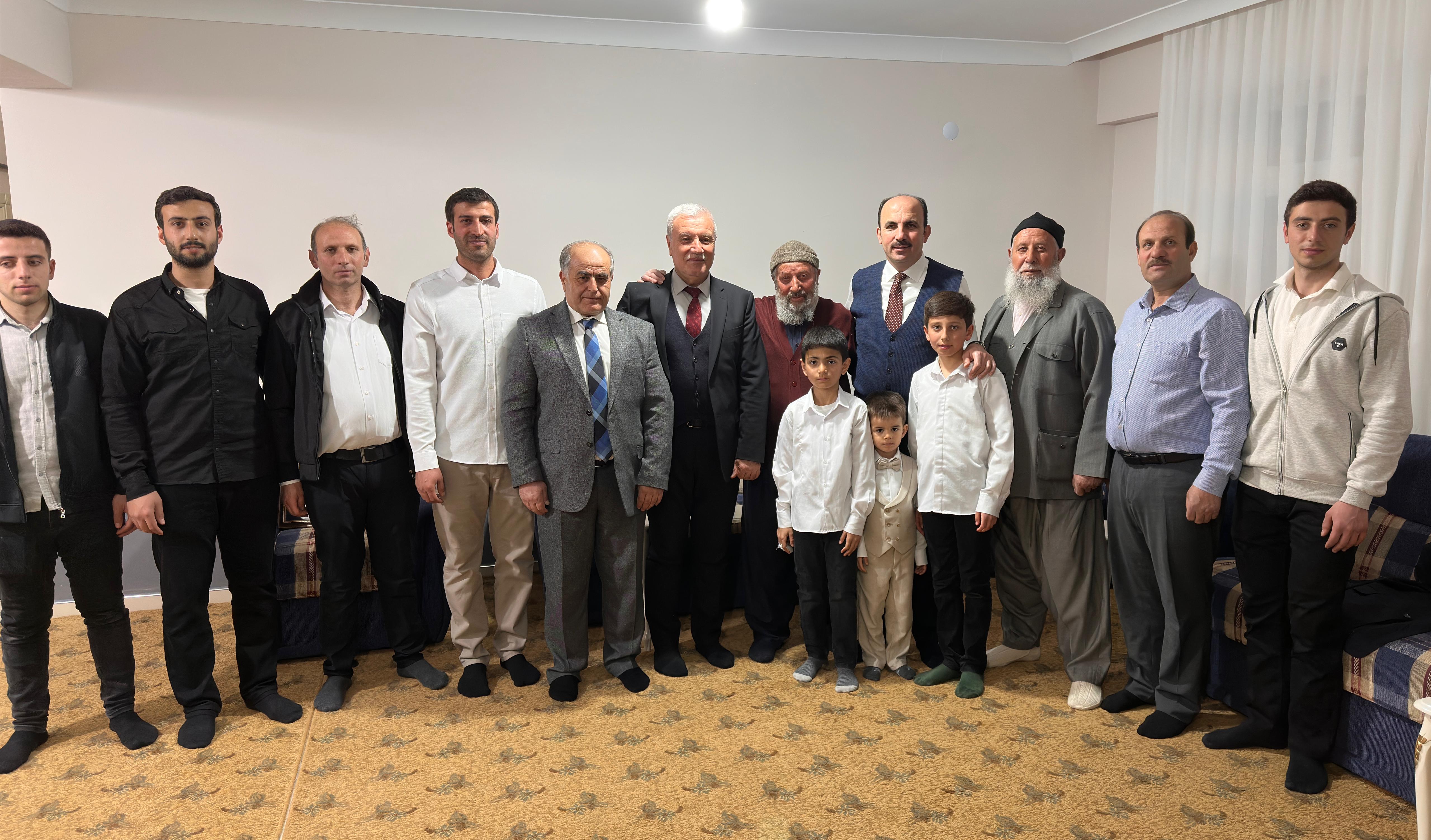 BAŞKAN ALTAY KULU VE CİHANBEYLİ’DE VATANDAŞLARLA BULUŞTU, İTFAİYECİLERLE SAHUR YAPTI