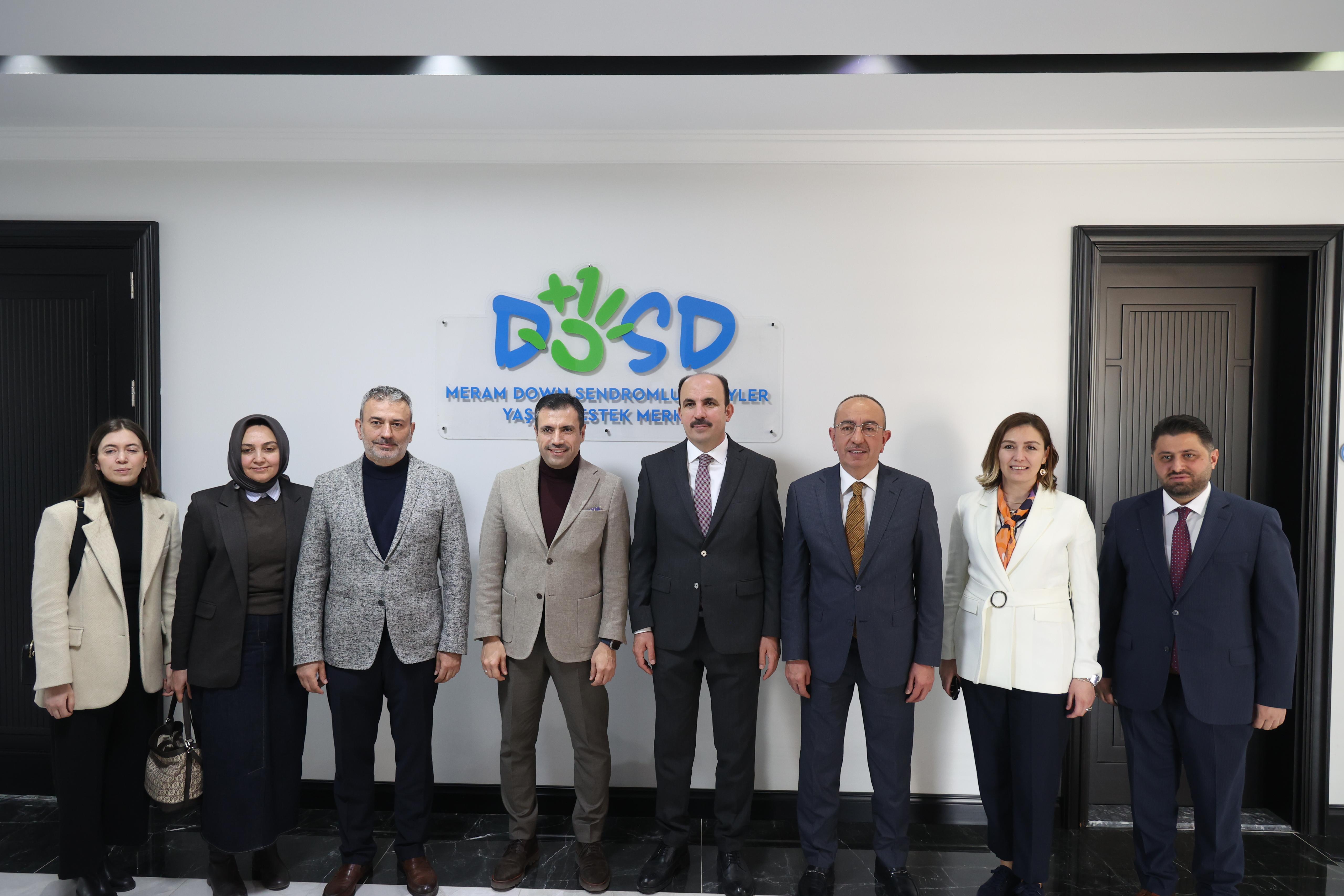 BAŞKANLAR DOSD MERAM’DA DOWN SENDROMLU ÇOCUKLARLA BULUŞTU