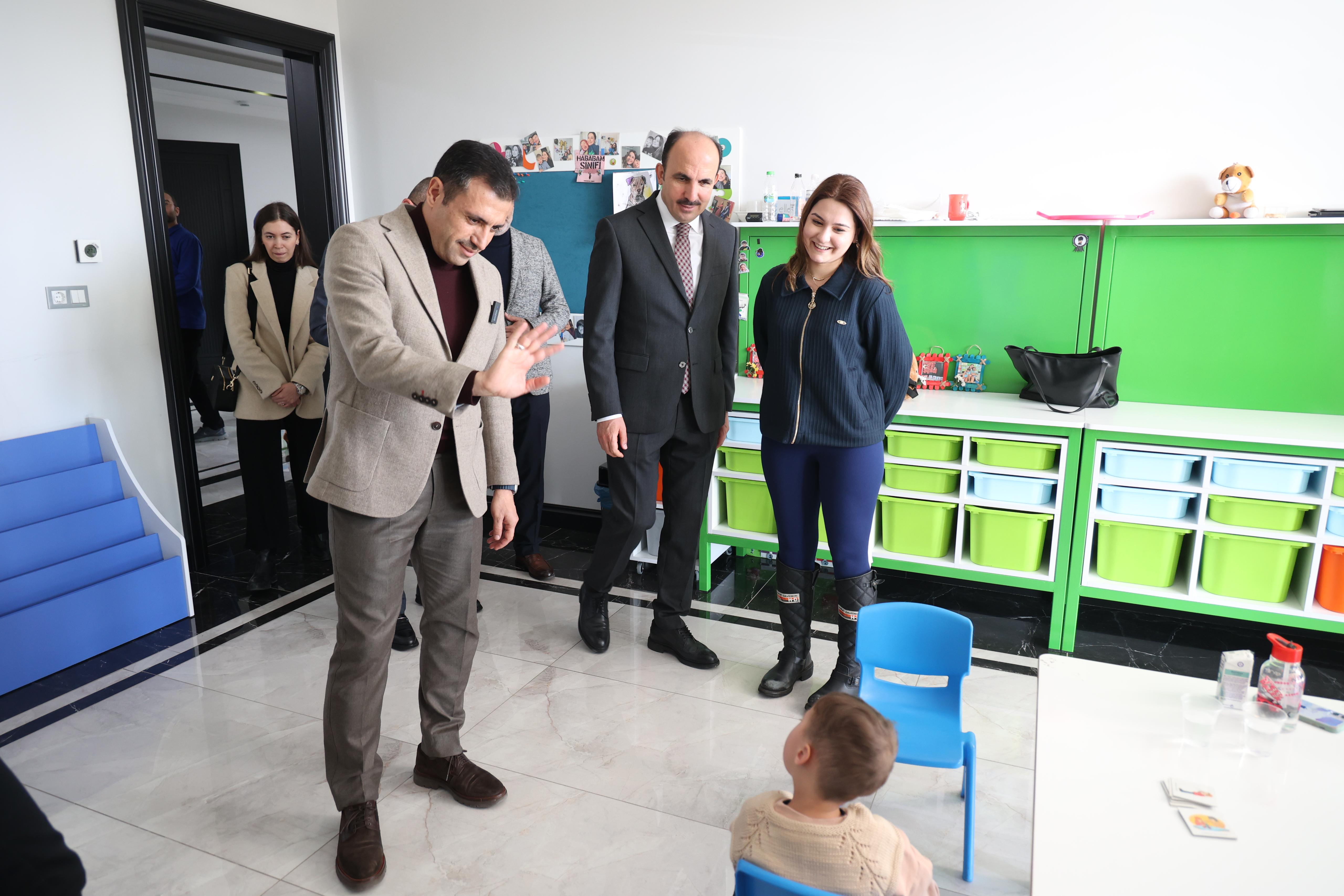 BAŞKANLAR DOSD MERAM’DA DOWN SENDROMLU ÇOCUKLARLA BULUŞTU