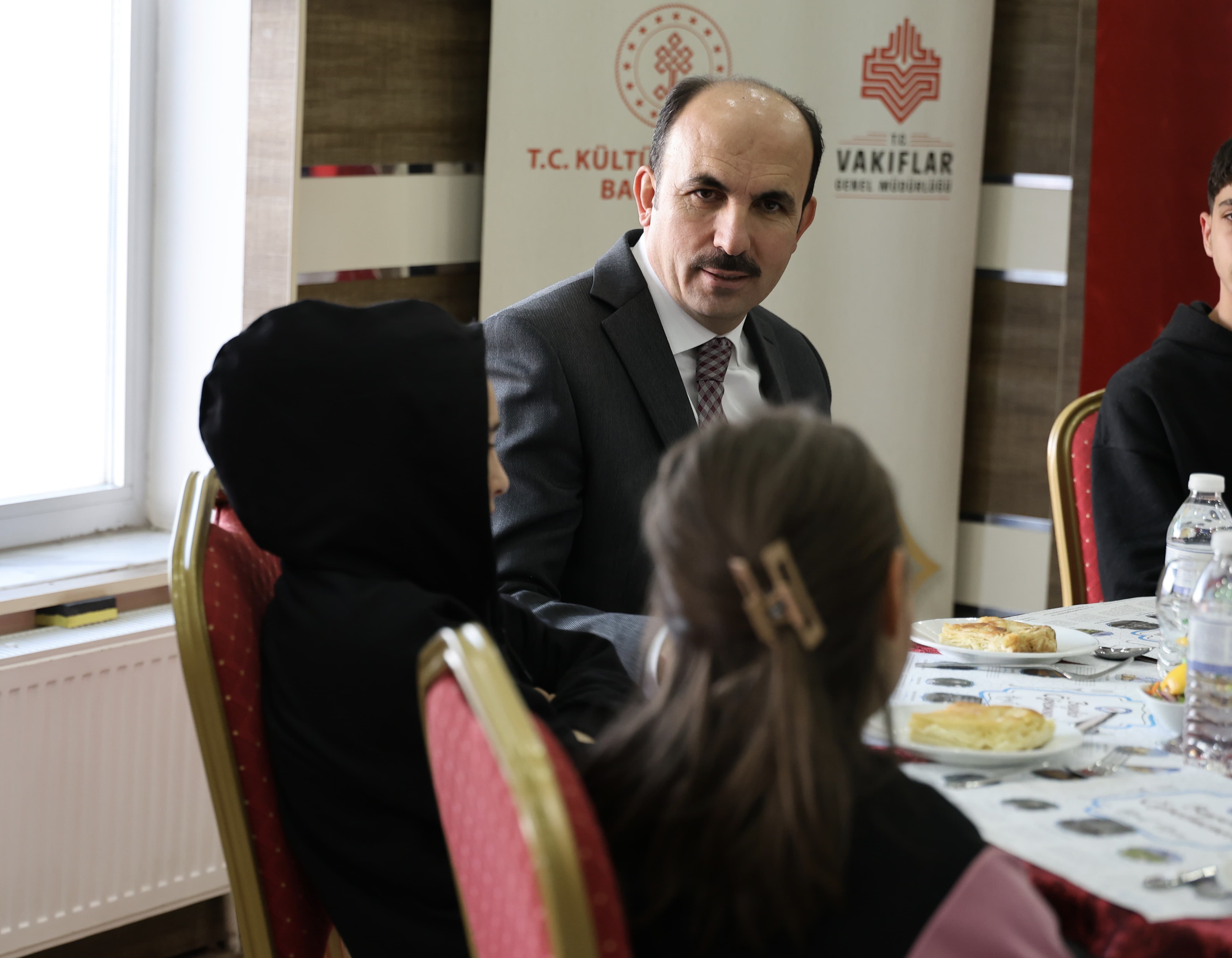 BAŞKAN ALTAY BEYŞEHİRLİLERİN RAMAZAN COŞKUSUNA ORTAK OLDU