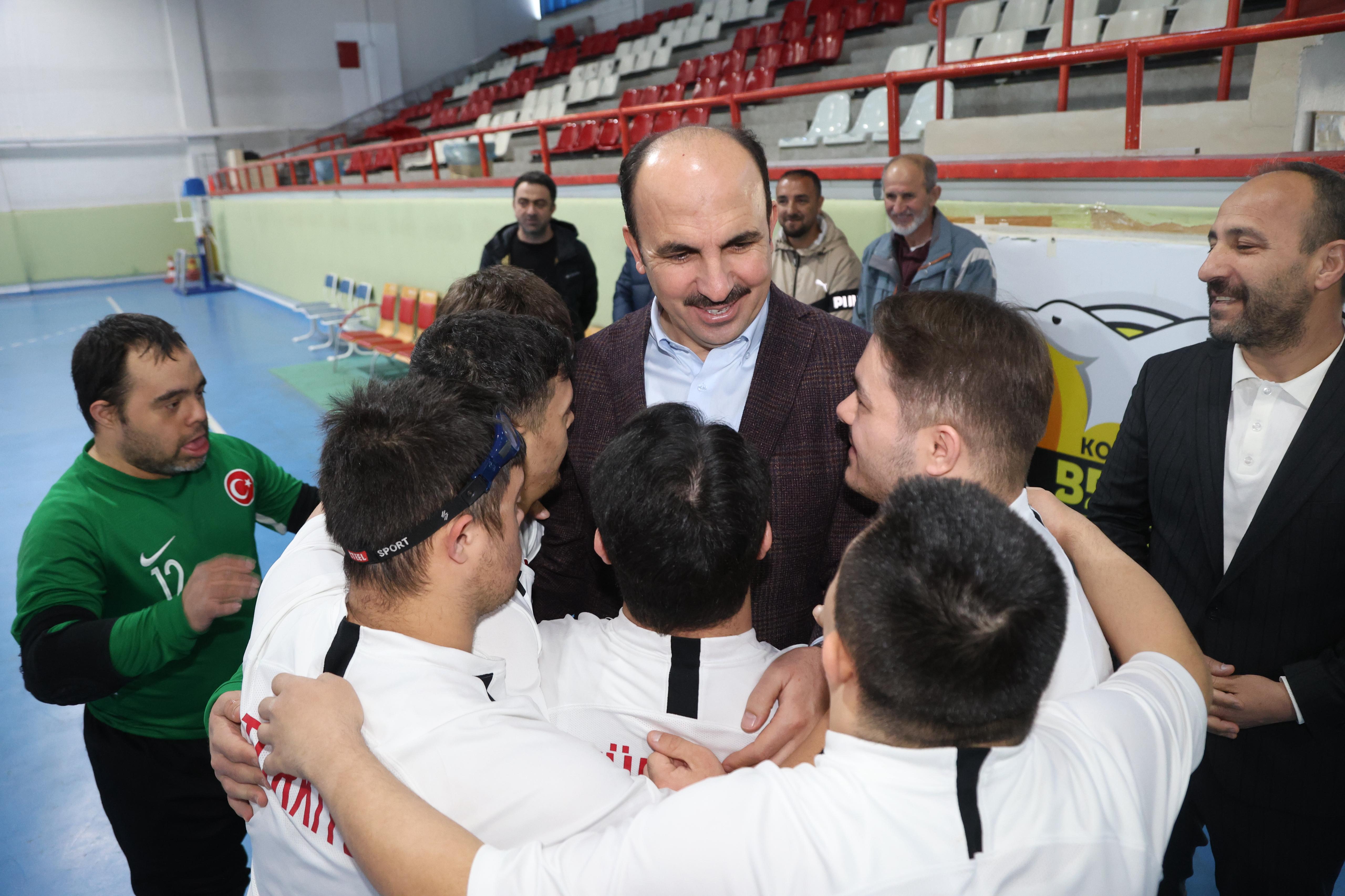 BAŞKAN ALTAY AVRUPA ŞAMPİYONASI’NA KONYA’DA HAZIRLANAN ÖZEL SPORCULARLA BULUŞTU