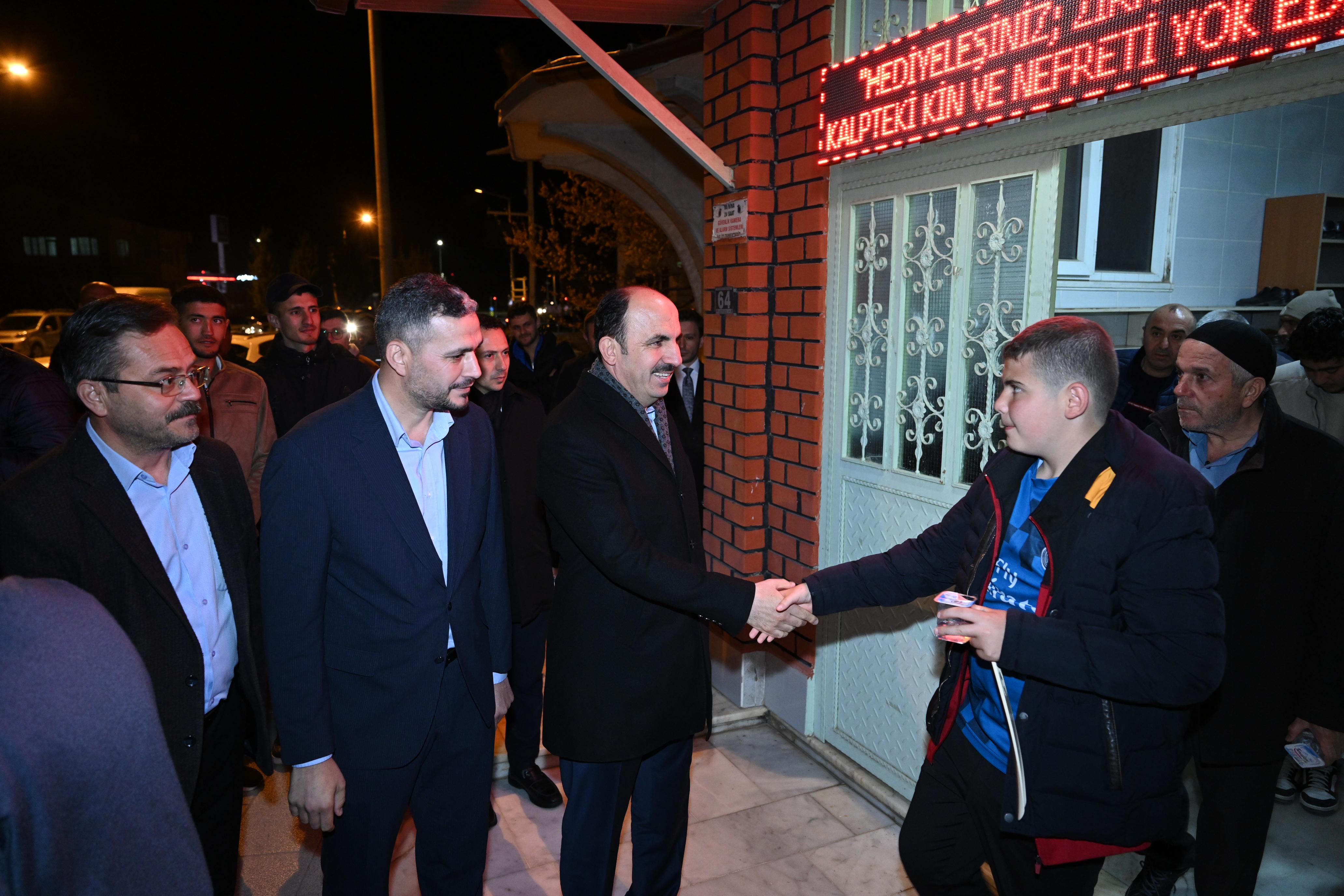 BAŞKAN ALTAY RAMAZAN AYI ZİYARETLERİNE KADINHANI VE ILGIN’DA DEVAM ETTİ