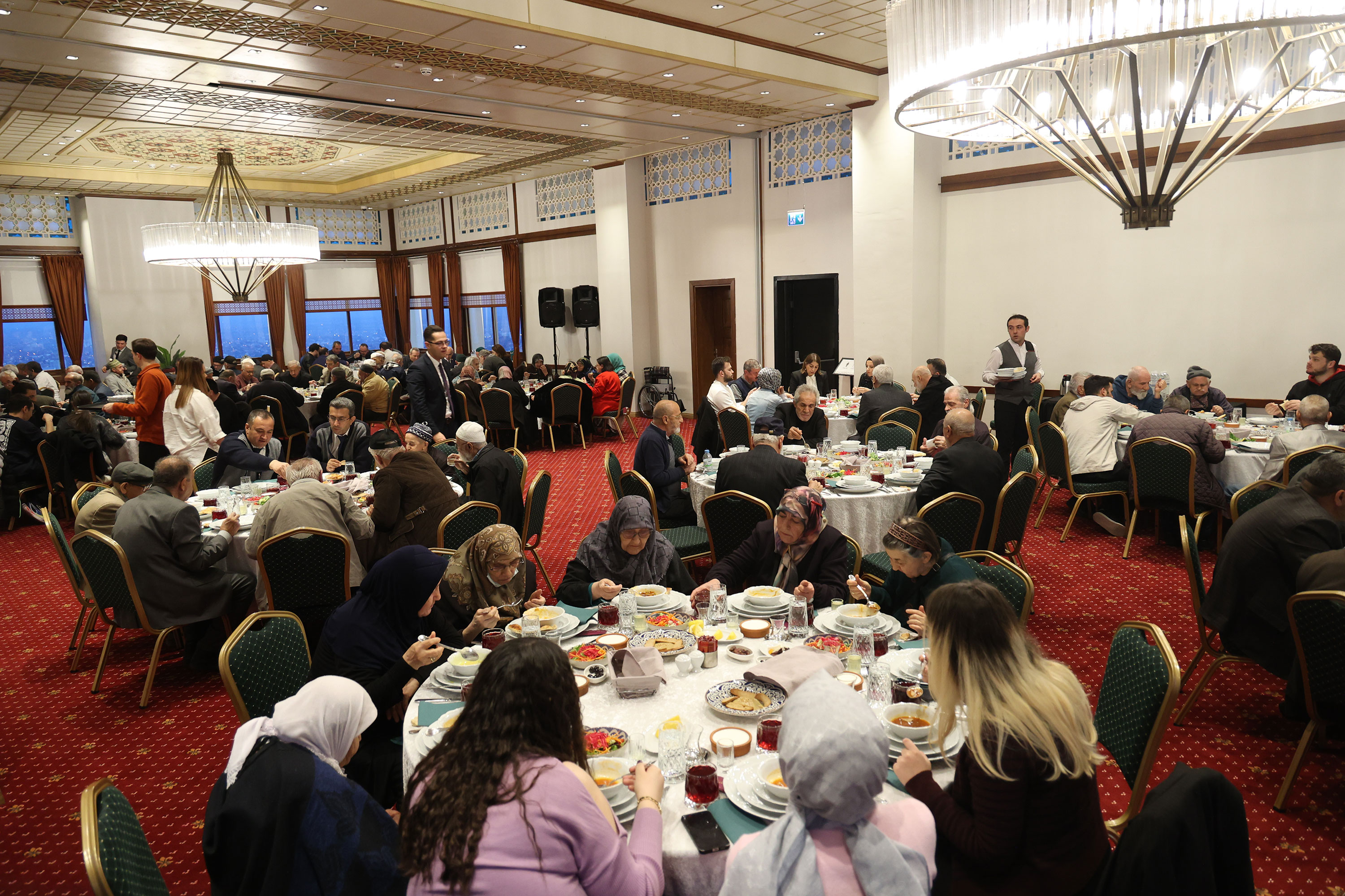 KONYA BÜYÜKŞEHİR BELEDİYESİ “YAŞLILARA SAYGI HAFTASI” KAPSAMINDA İFTAR PROGRAMI DÜZENLEDİ