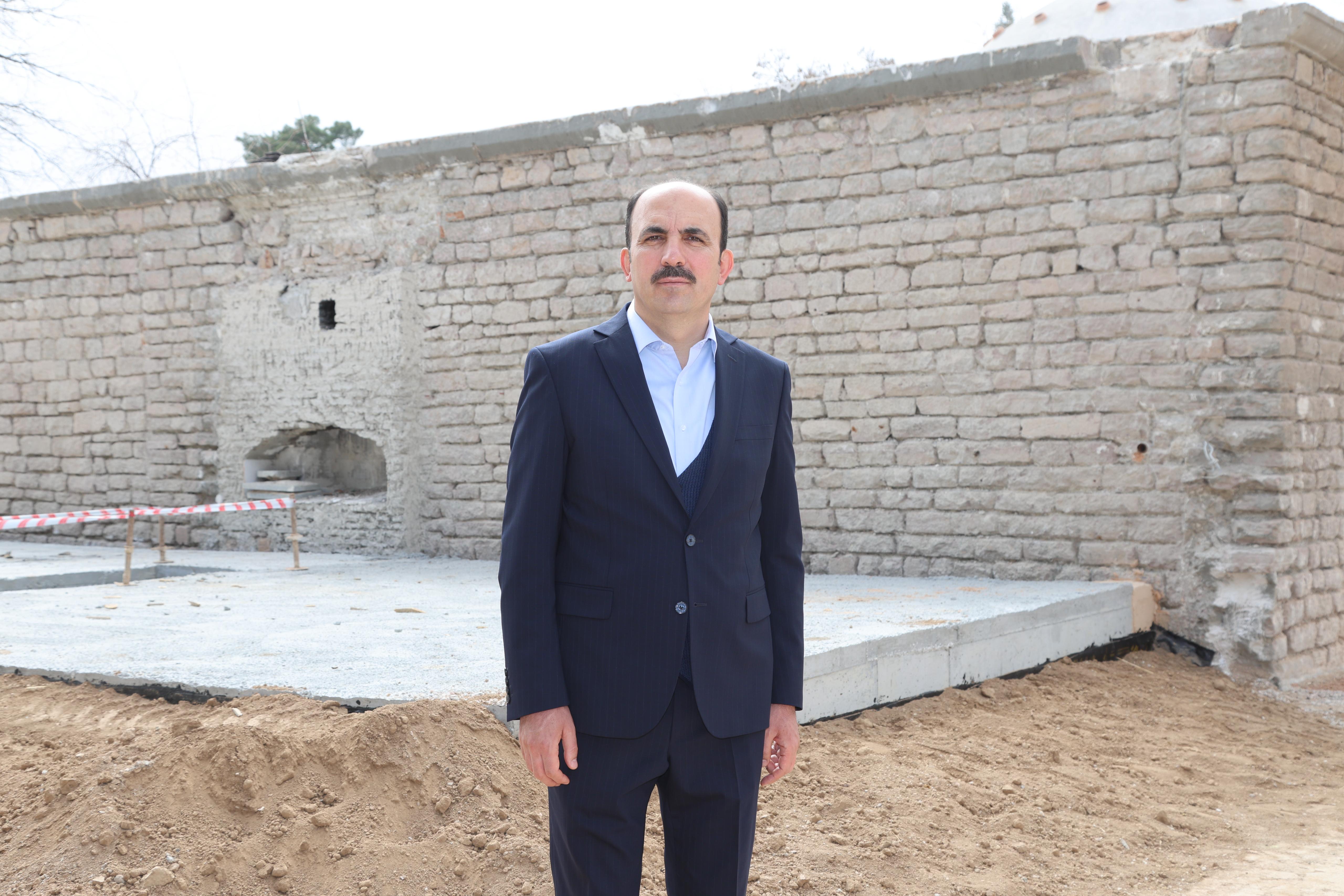BAŞKAN ALTAY 600 YILLIK TARİHİ HAMAMIN SU MÜZESİ OLACAĞINI AÇIKLADI