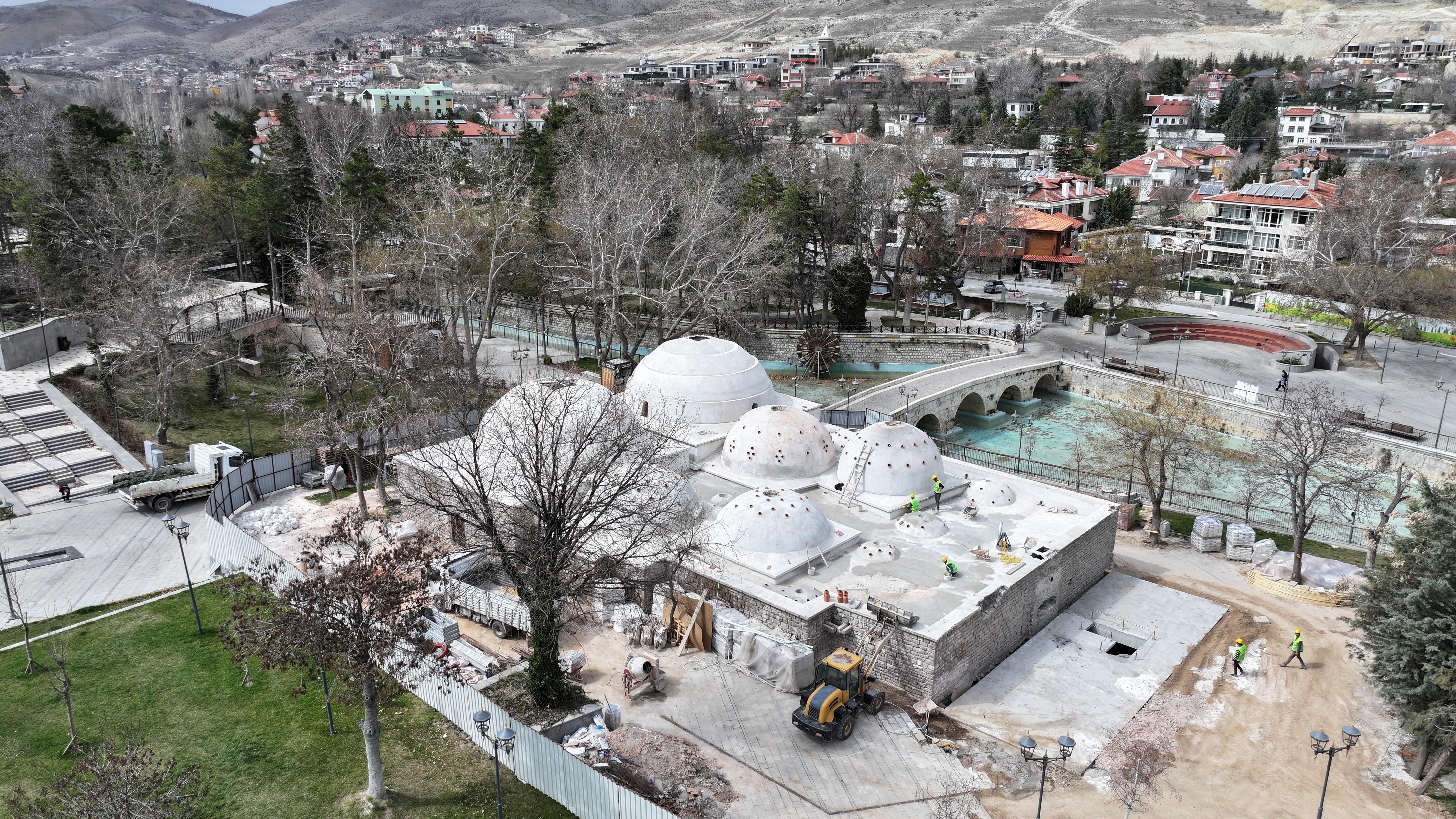 BAŞKAN ALTAY 600 YILLIK TARİHİ HAMAMIN SU MÜZESİ OLACAĞINI AÇIKLADI