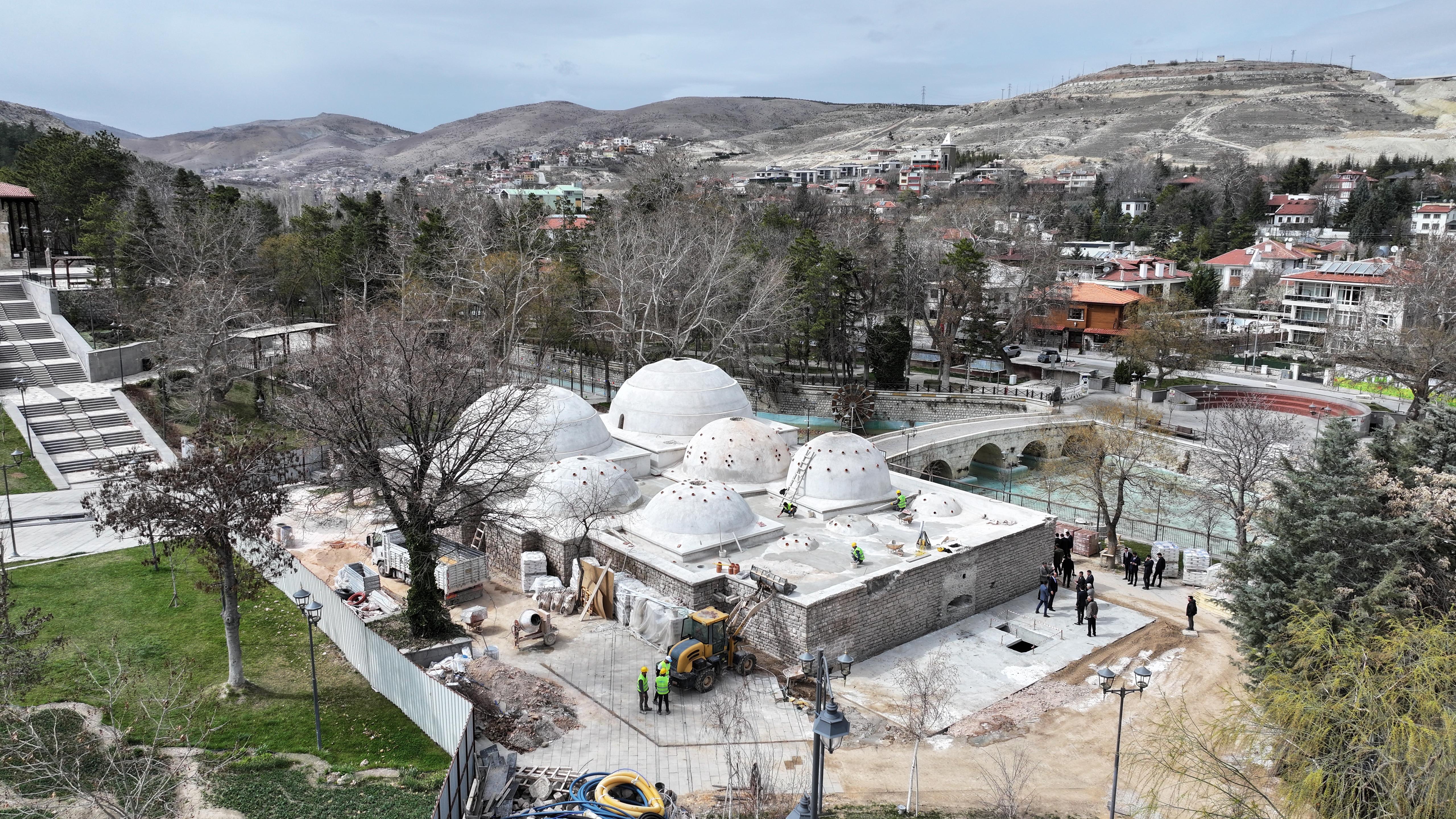BAŞKAN ALTAY 600 YILLIK TARİHİ HAMAMIN SU MÜZESİ OLACAĞINI AÇIKLADI