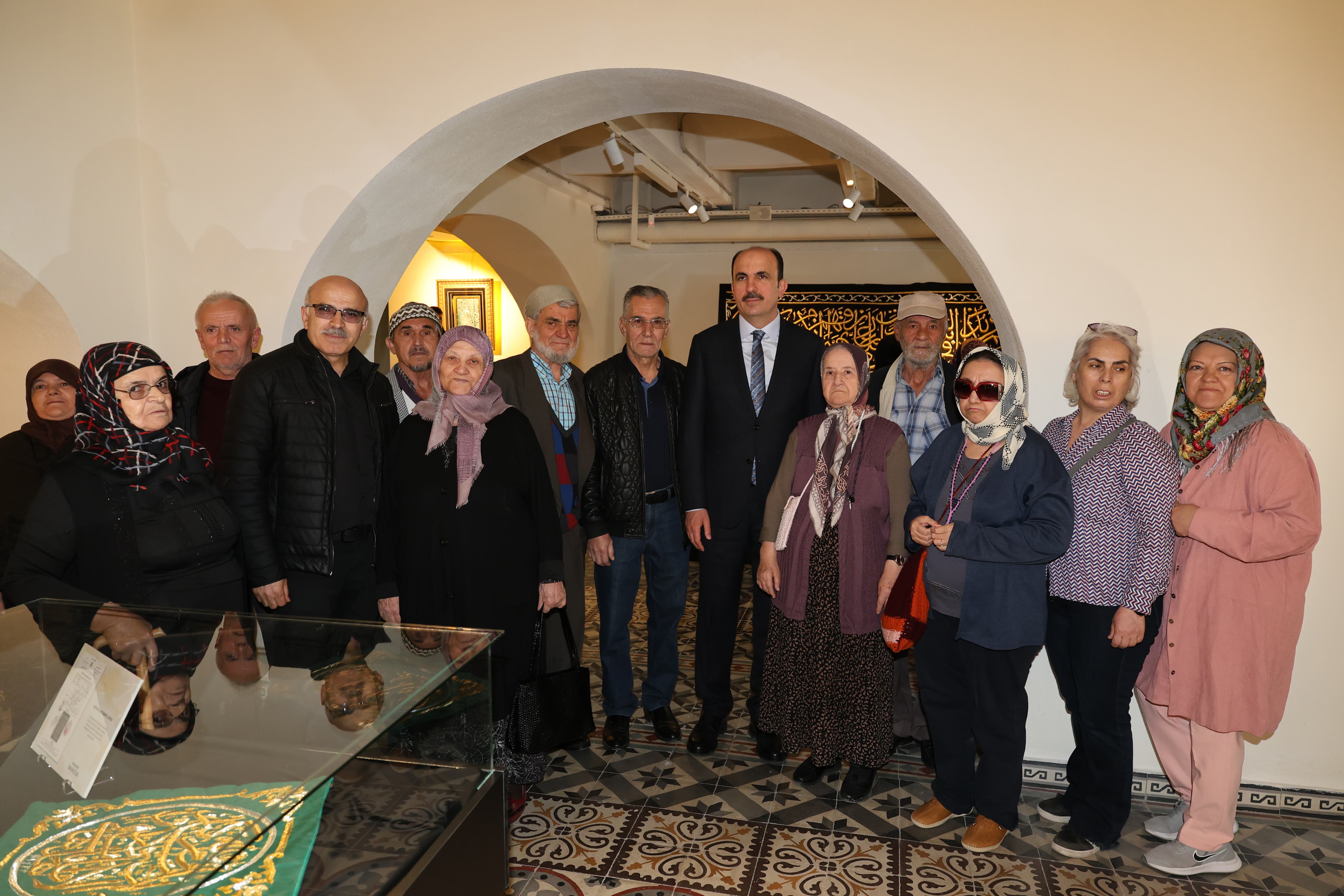 BAŞKAN ALTAY MUKADDES EMANETLER SERGİSİ’NE BÜYÜK İLGİ GÖSTEREN KONYALILARA TEŞEKKÜR ETTİ