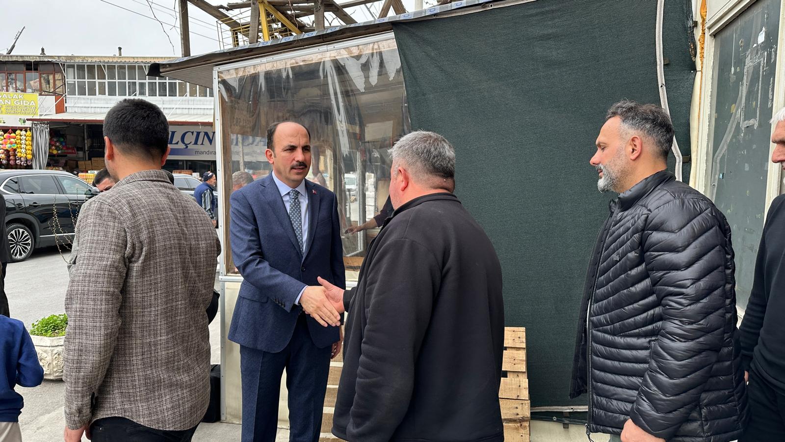 BAŞKAN ALTAY ESNAFLARIN VE KONYALILARIN BAYRAM HEYECANINA ORTAK OLDU