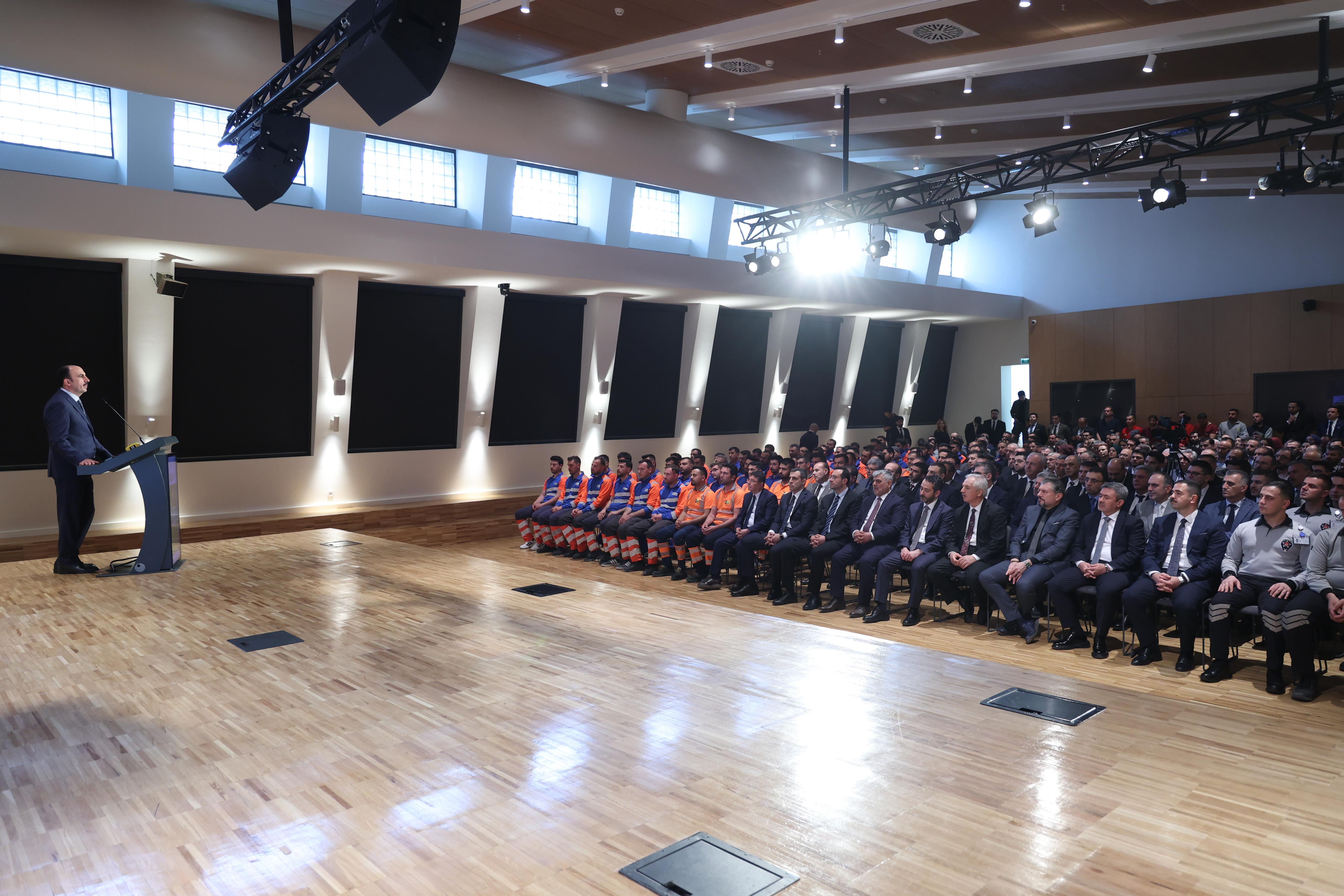 BAŞKAN ALTAY KONYA BÜYÜKŞEHİR BELEDİYESİ ÇALIŞANLARIYLA BAYRAMLAŞTI