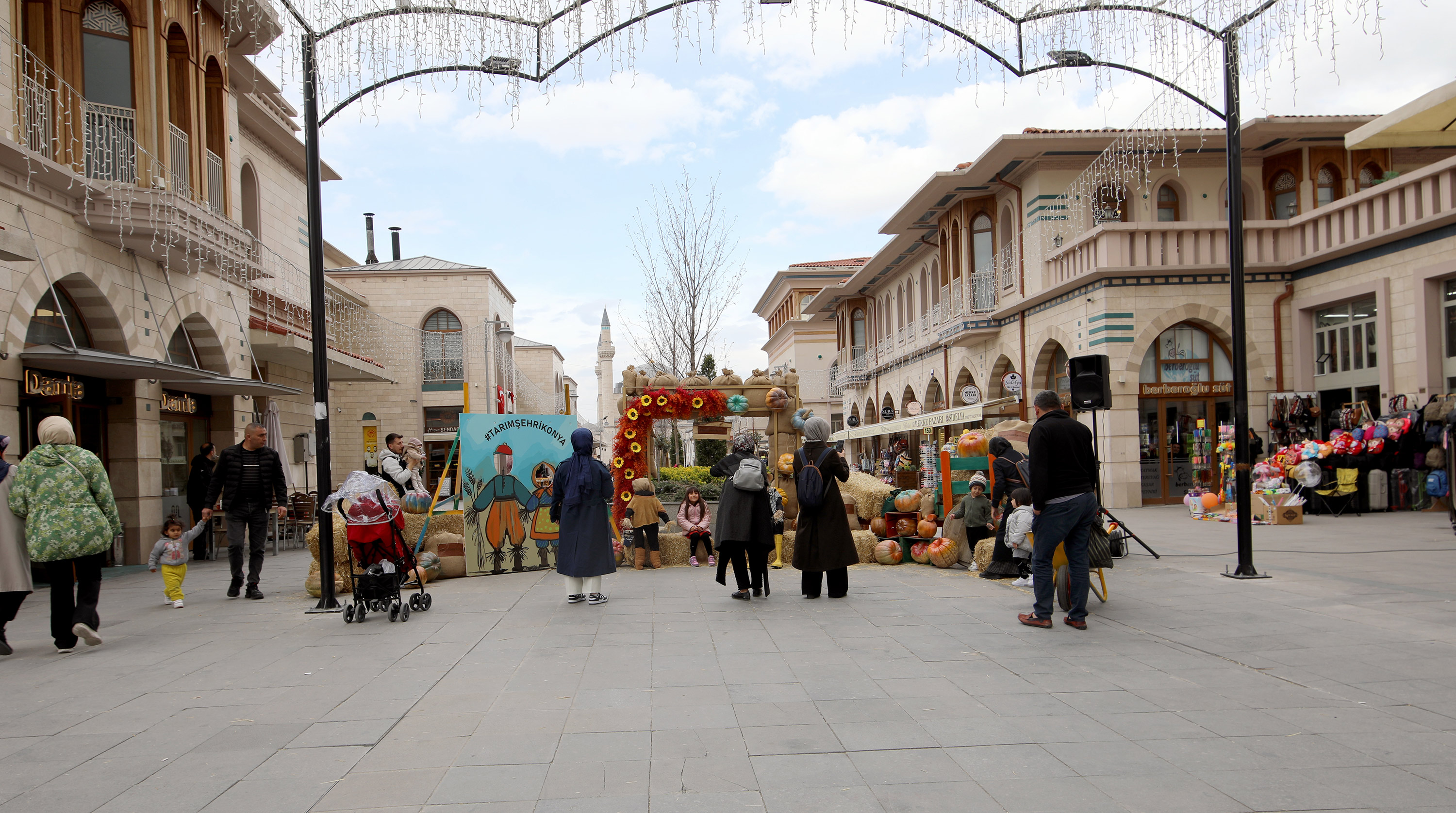KONYA BÜYÜKŞEHİR’İN TARIM TEMALI ÖZEL TASARIM ALANLARI İLGİ ÇEKİYOR