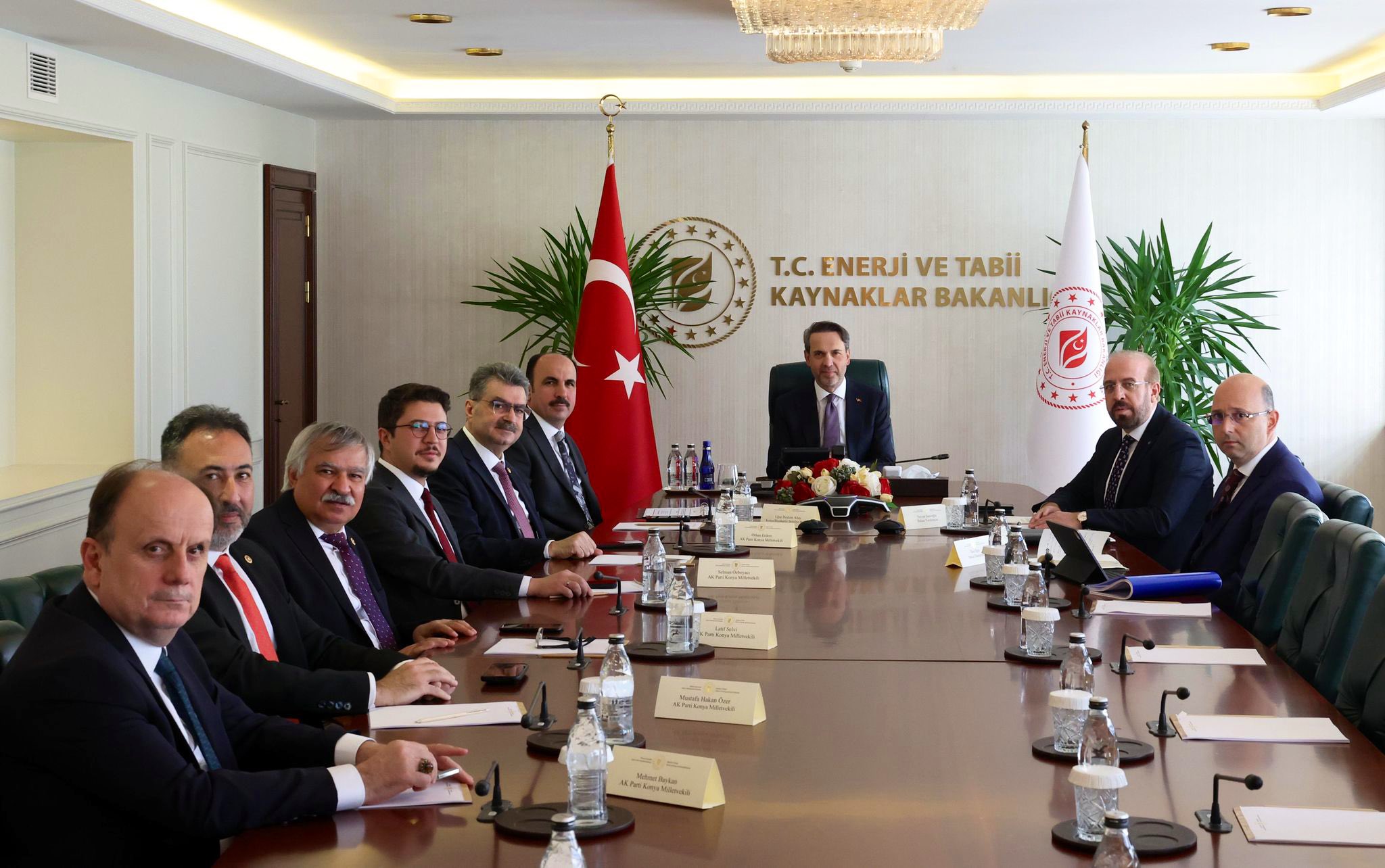 AK PARTİ KONYA MİLLETVEKİLLERİ VE BAŞKAN ALTAY ANKARA’DA BAKANLARLA KONYA PROJELERİNİ İSTİŞARE ETTİ