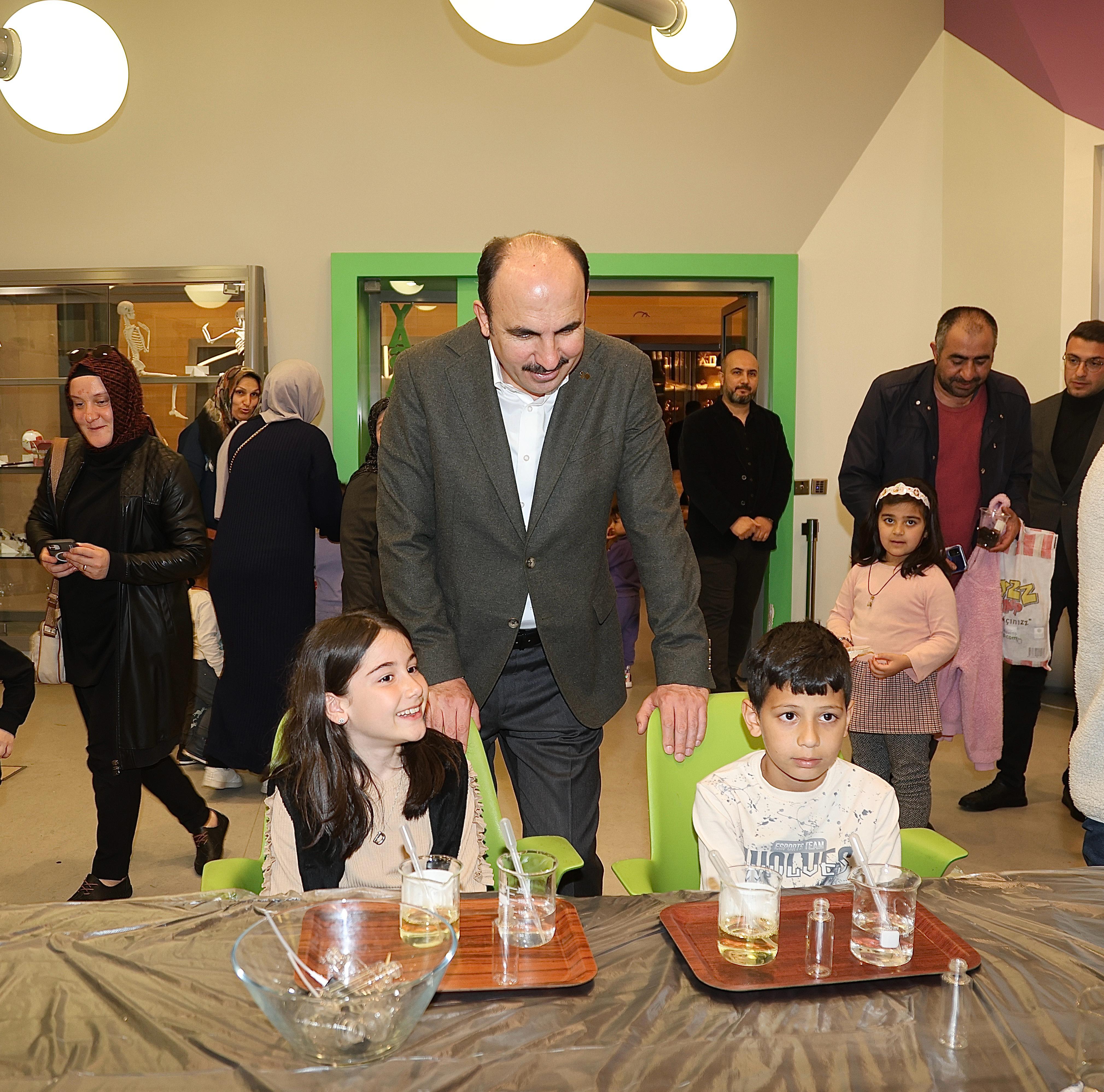BAŞKAN ALTAY KONYA BİLİM MERKEZİ’NDE GENÇLERLE BULUŞTU