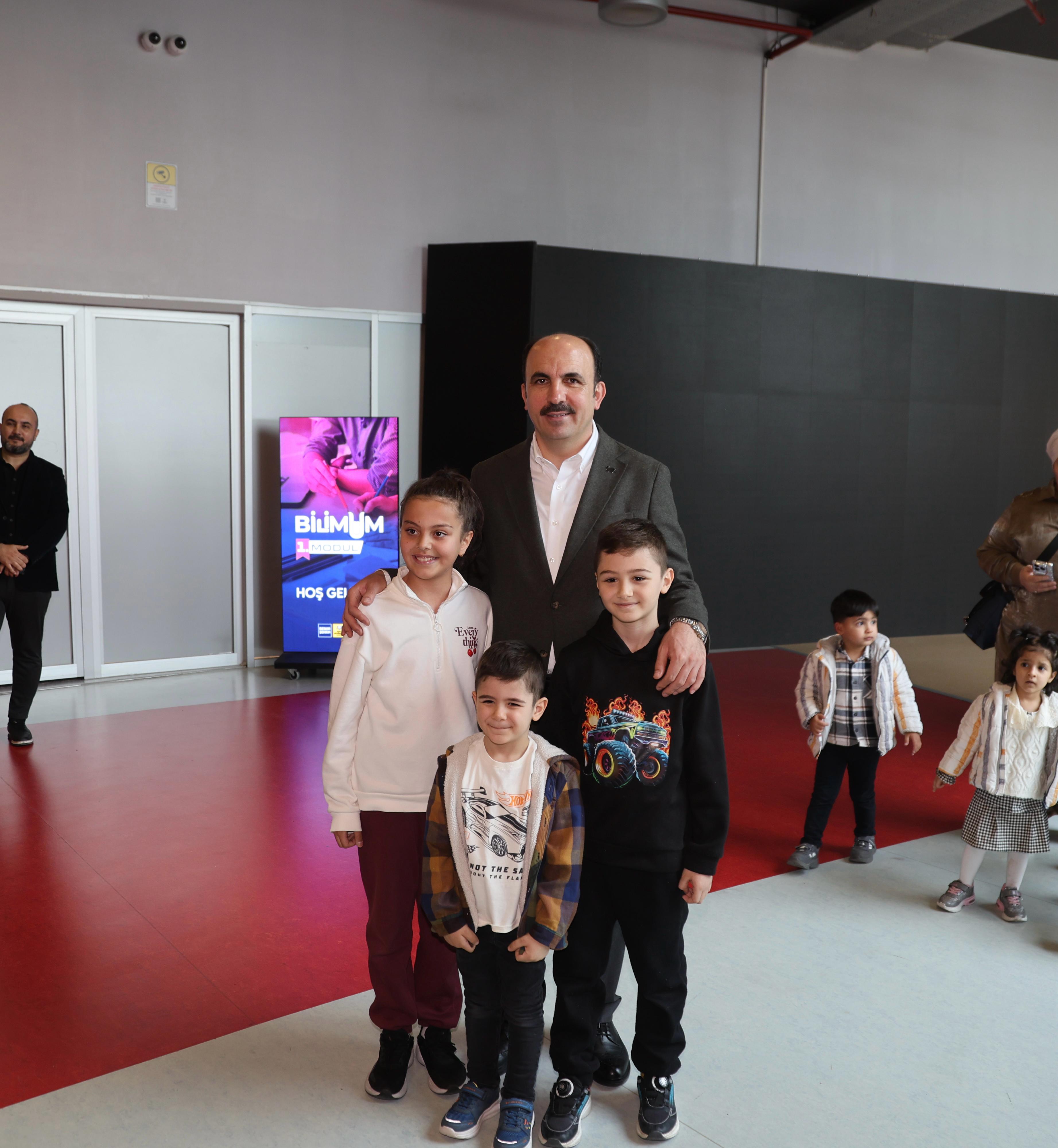 BAŞKAN ALTAY KONYA BİLİM MERKEZİ’NDE GENÇLERLE BULUŞTU