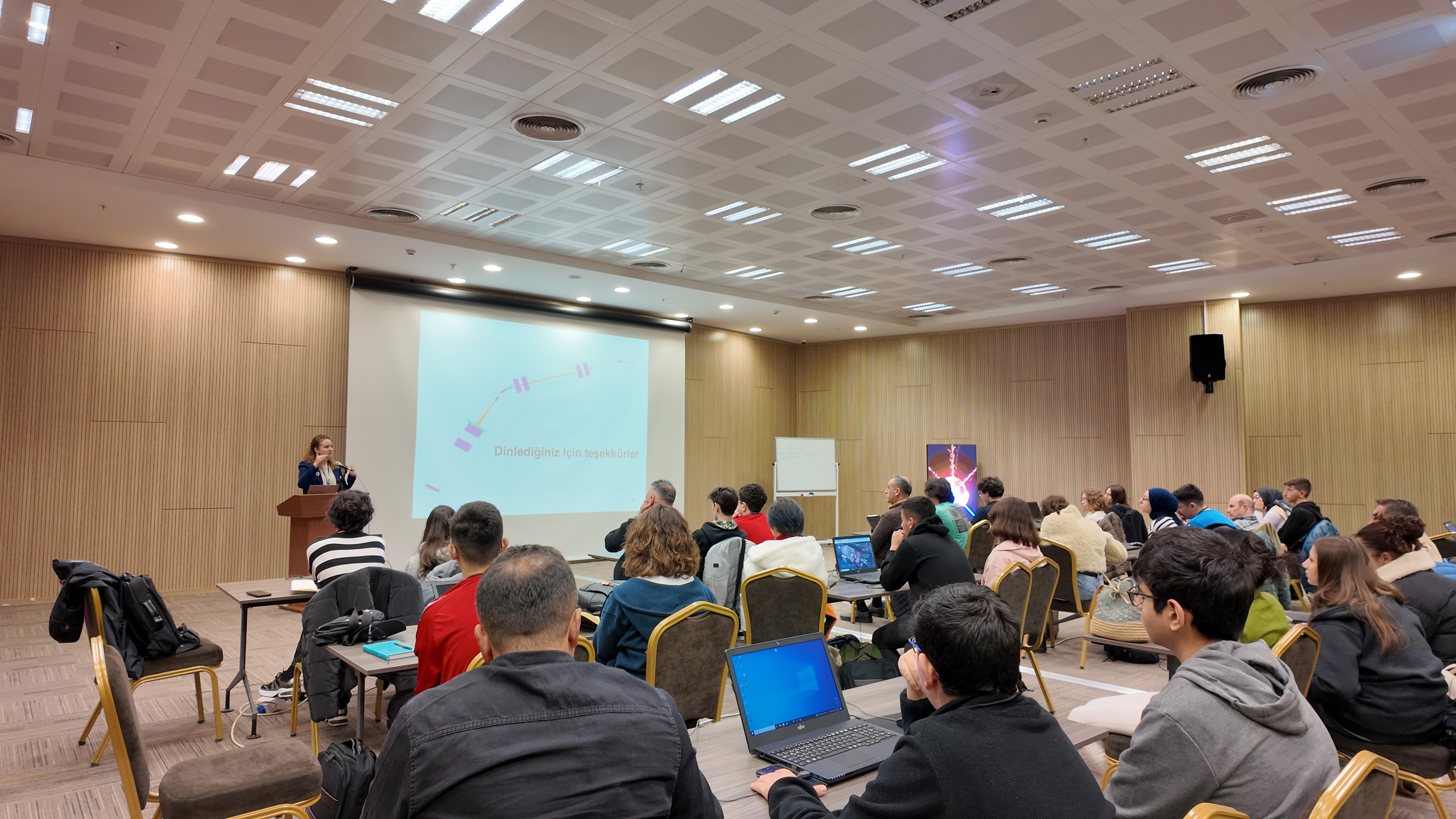 FİZİK MASTERCLASS ETKİNLİĞİ 7. KEZ KONYA BİLİM MERKEZİ’NDE GERÇEKLEŞTİ