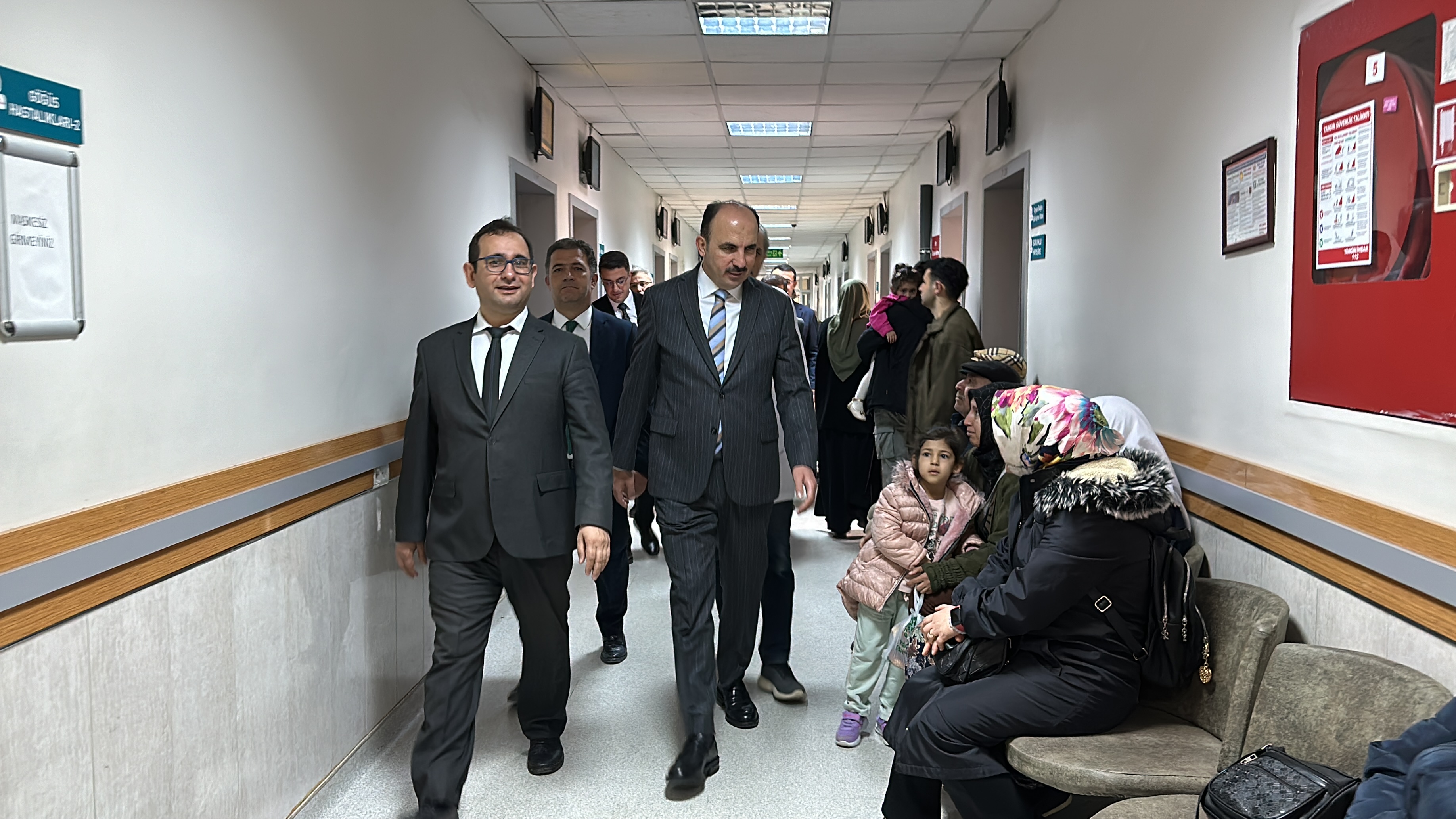 BAŞKAN ALTAY MERAM DEVLET HASTANESİ’NDE HASTALARI ZİYARET ETTİ