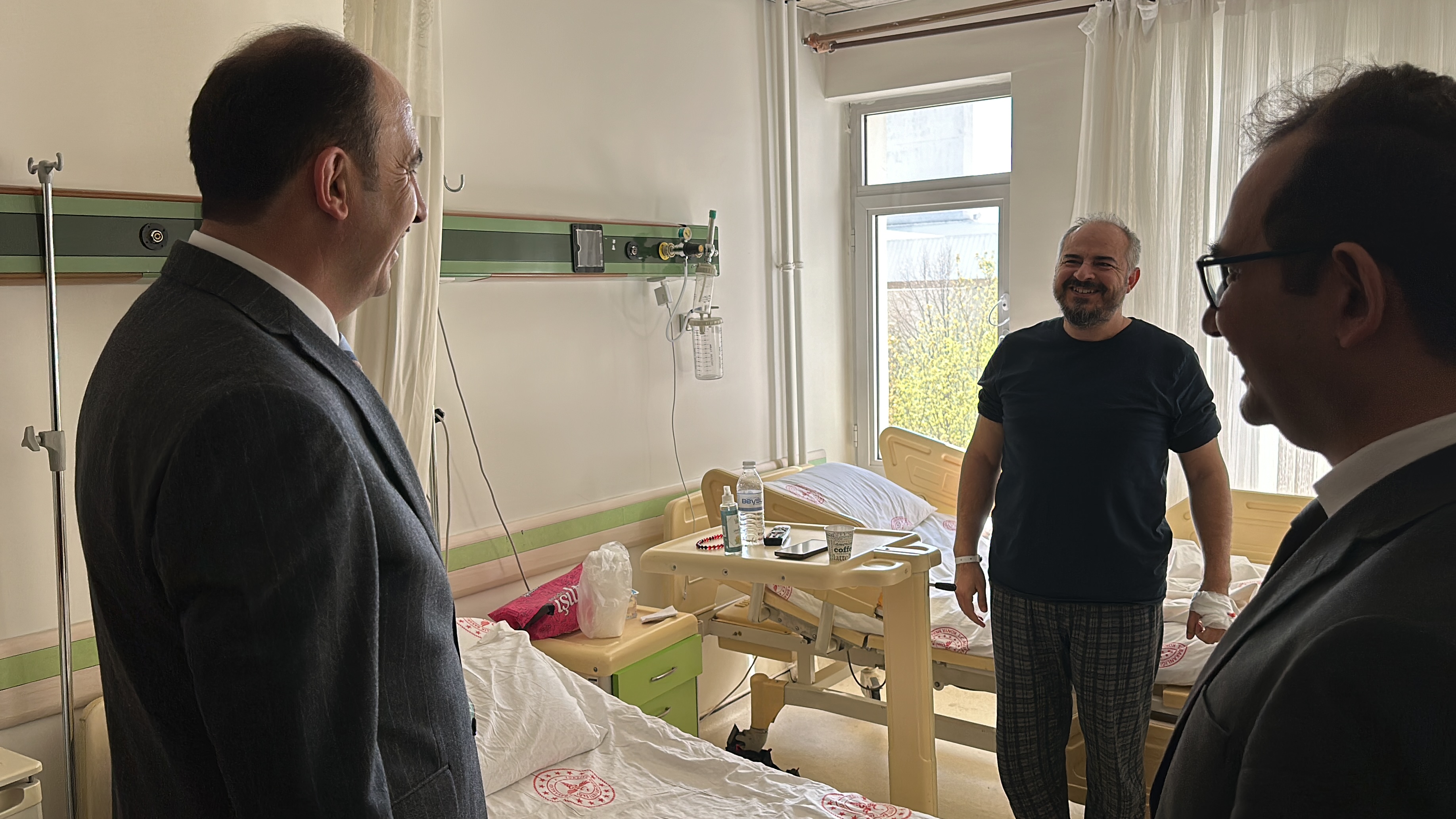 BAŞKAN ALTAY MERAM DEVLET HASTANESİ’NDE HASTALARI ZİYARET ETTİ