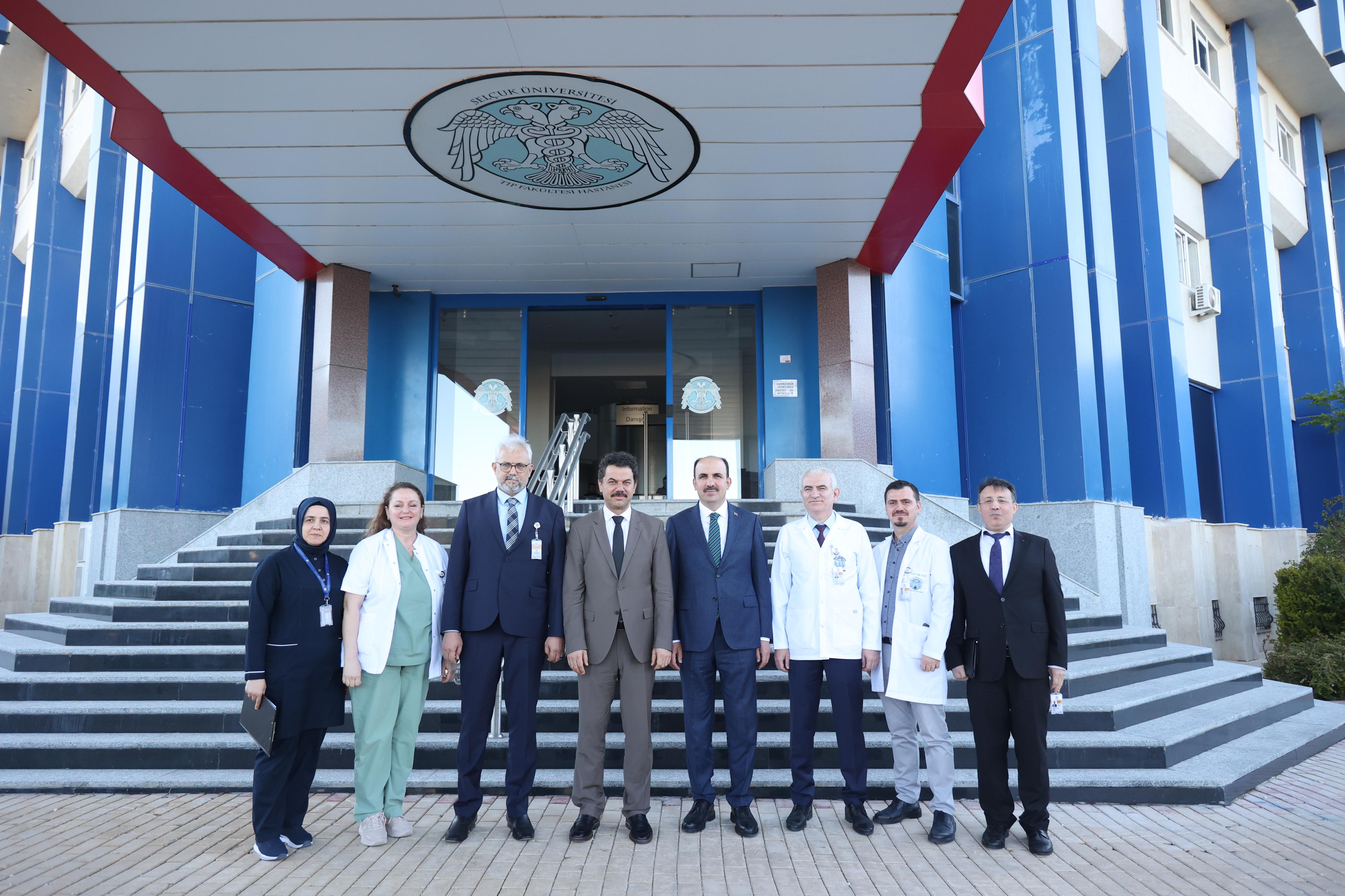 BAŞKAN ALTAY SÜ TIP FAKÜLTESİ’NDE TEDAVİ GÖREN HASTALARI ZİYARET ETTİ