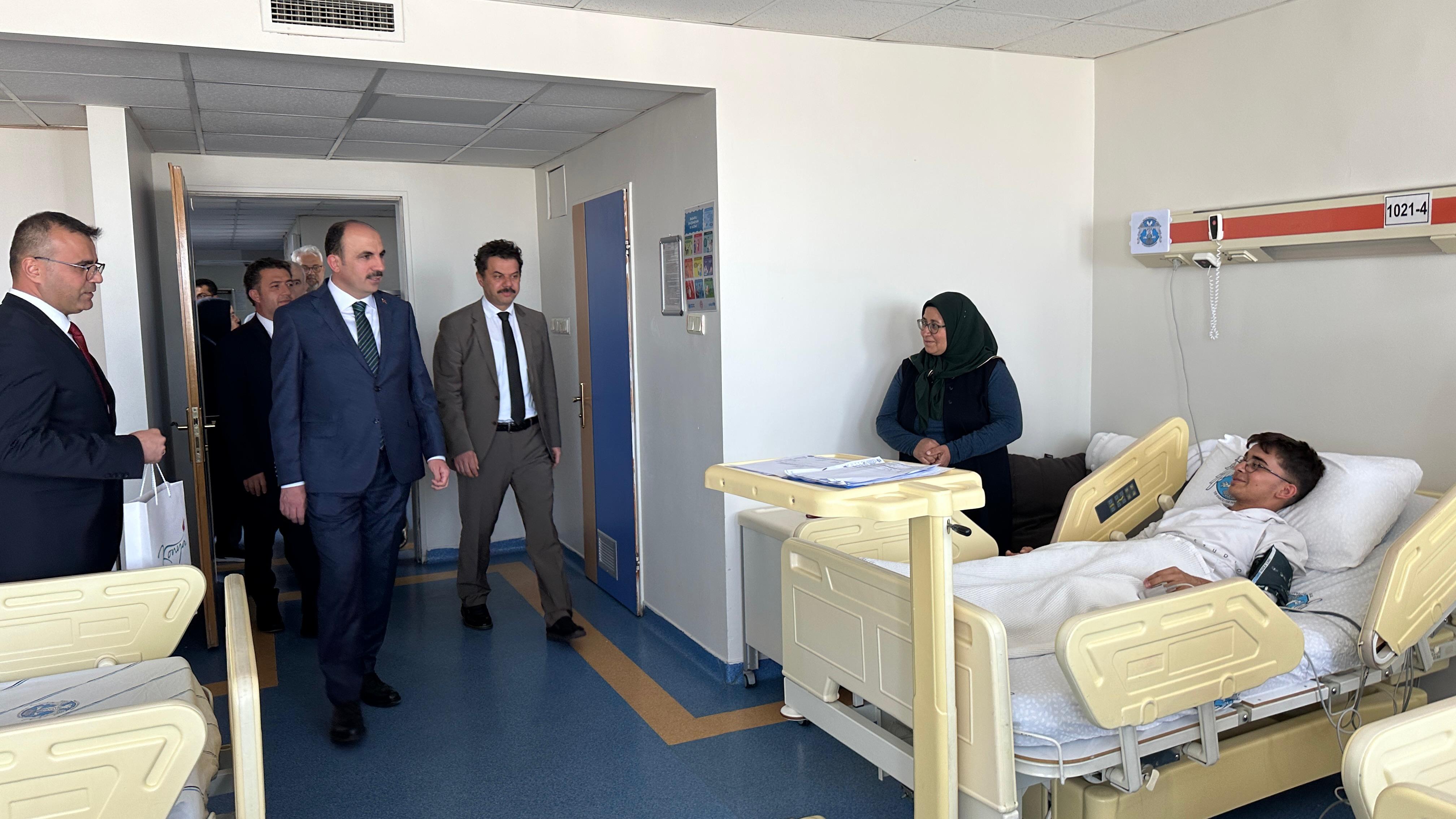 BAŞKAN ALTAY SÜ TIP FAKÜLTESİ’NDE TEDAVİ GÖREN HASTALARI ZİYARET ETTİ