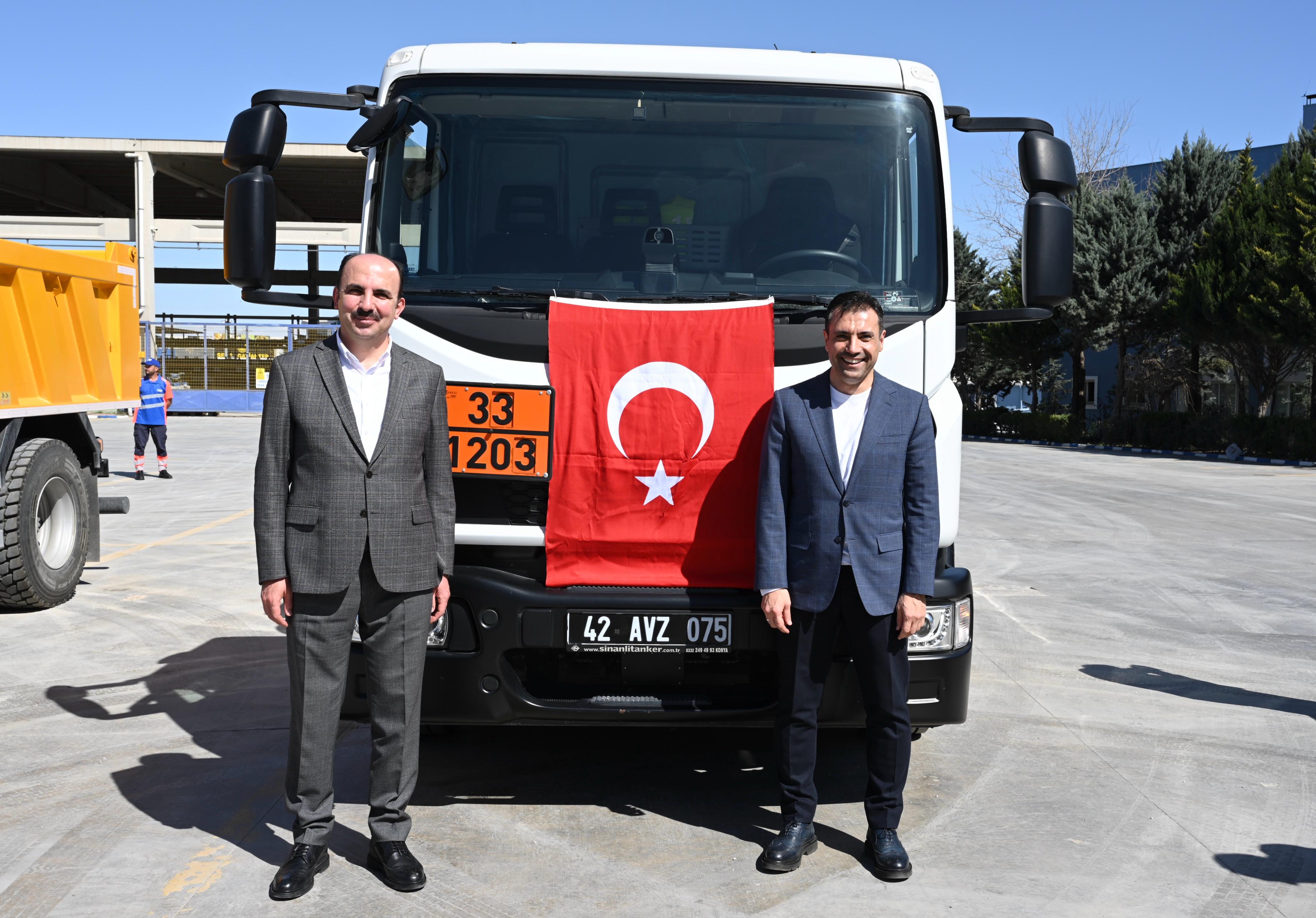 BAŞKAN ALTAY: “100 MİLYON LİRA BEDELLE KOSKİ’YE 24 YENİ İŞ MAKİNESİ DAHA KAZANDIRDIK”