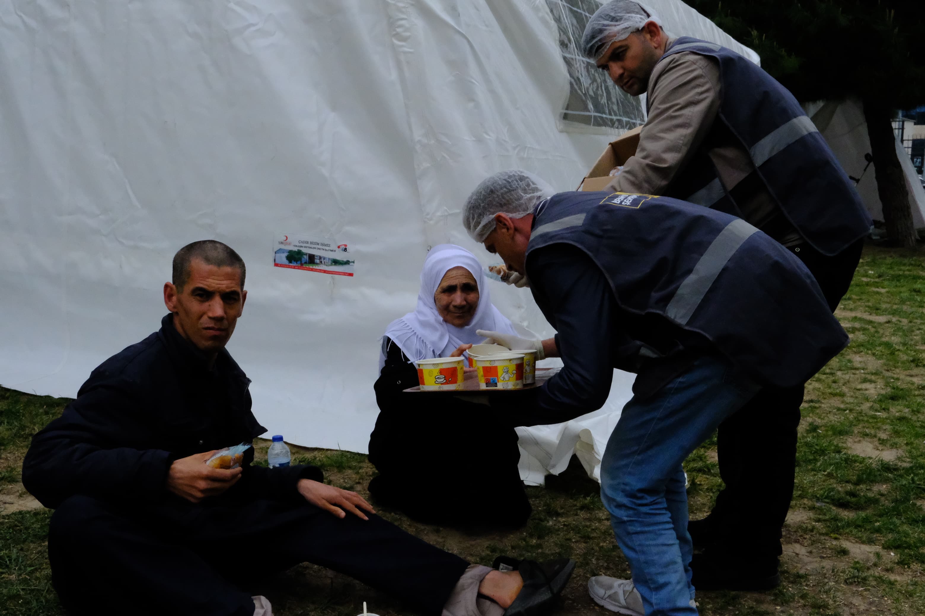 BAŞKAN ALTAY: “MOBİL MUTFAK VE MOBİL EKMEK FIRINIMIZ İSTANBULLULARA HİZMET VERİYOR”