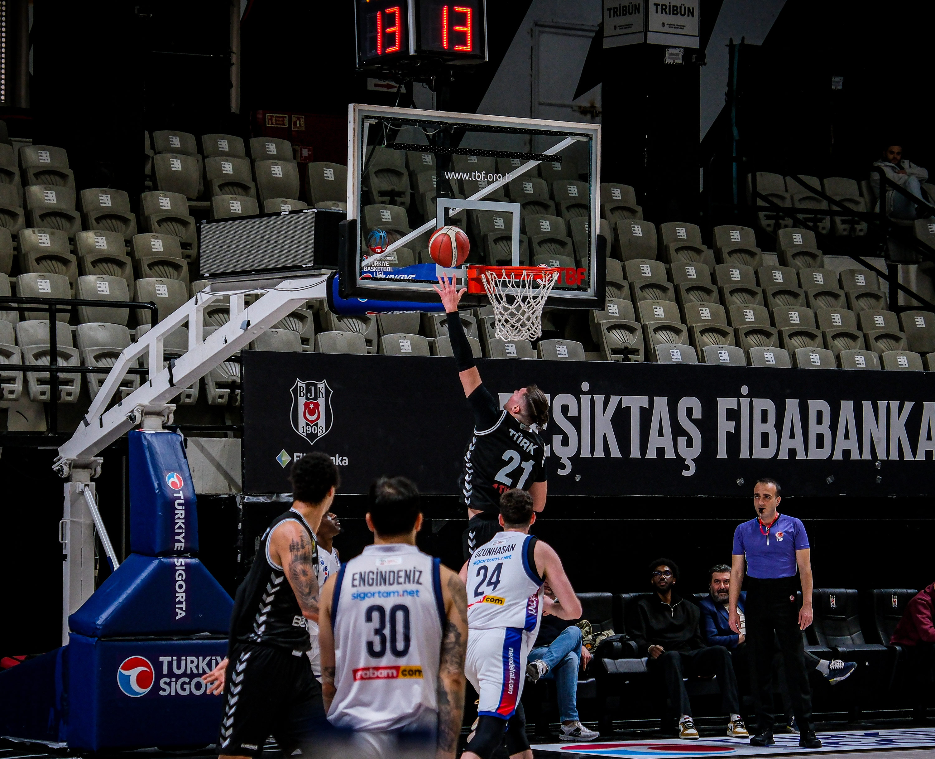 KONYA BÜYÜKŞEHİR BELEDİYESPOR PLAY-OFF ÇEYREK FİNAL SERİSİNDE İLK MAÇI KAZANDI
