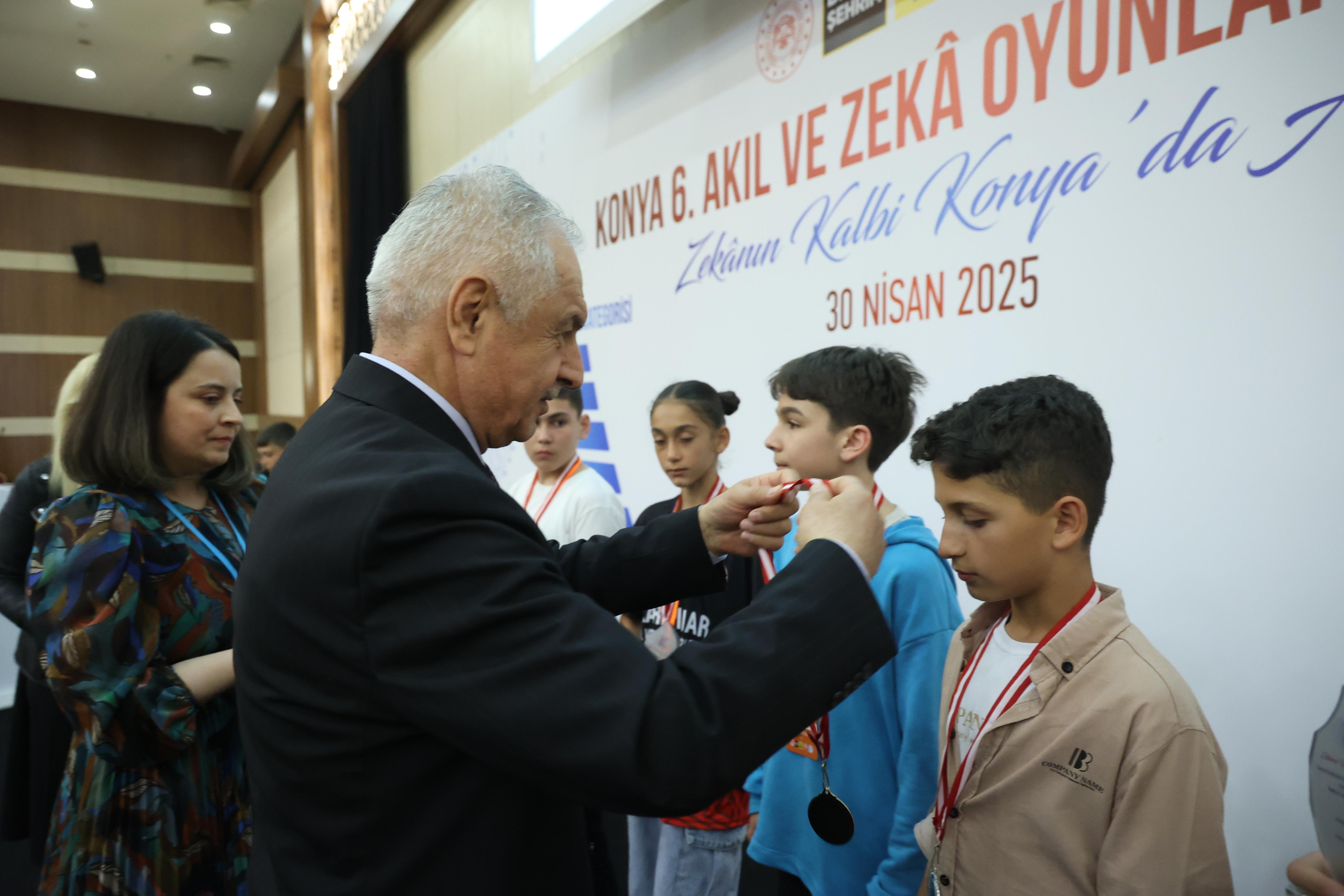 BÜYÜKŞEHİR’İN DESTEKLEDİĞİ KONYA 6. AKIL VE ZEKÂ OYUNLARI YARIŞMASI BÜYÜK HEYECANA SAHNE OLDU