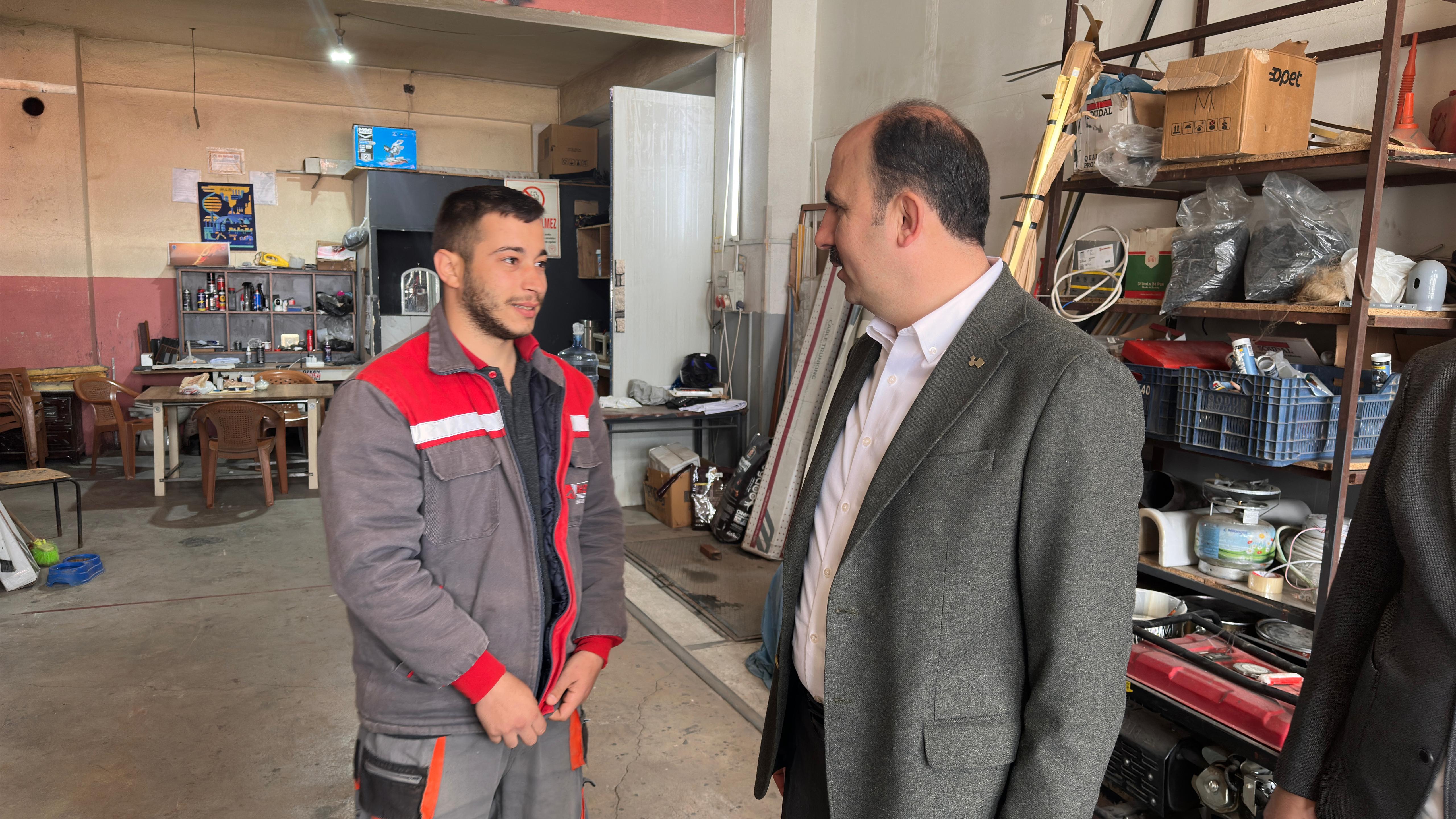 SANAYİDE GENÇLERLE BULUŞAN BAŞKAN ALTAY: “ÜRETEN İNSAN HER ZAMAN KIYMETLİ”