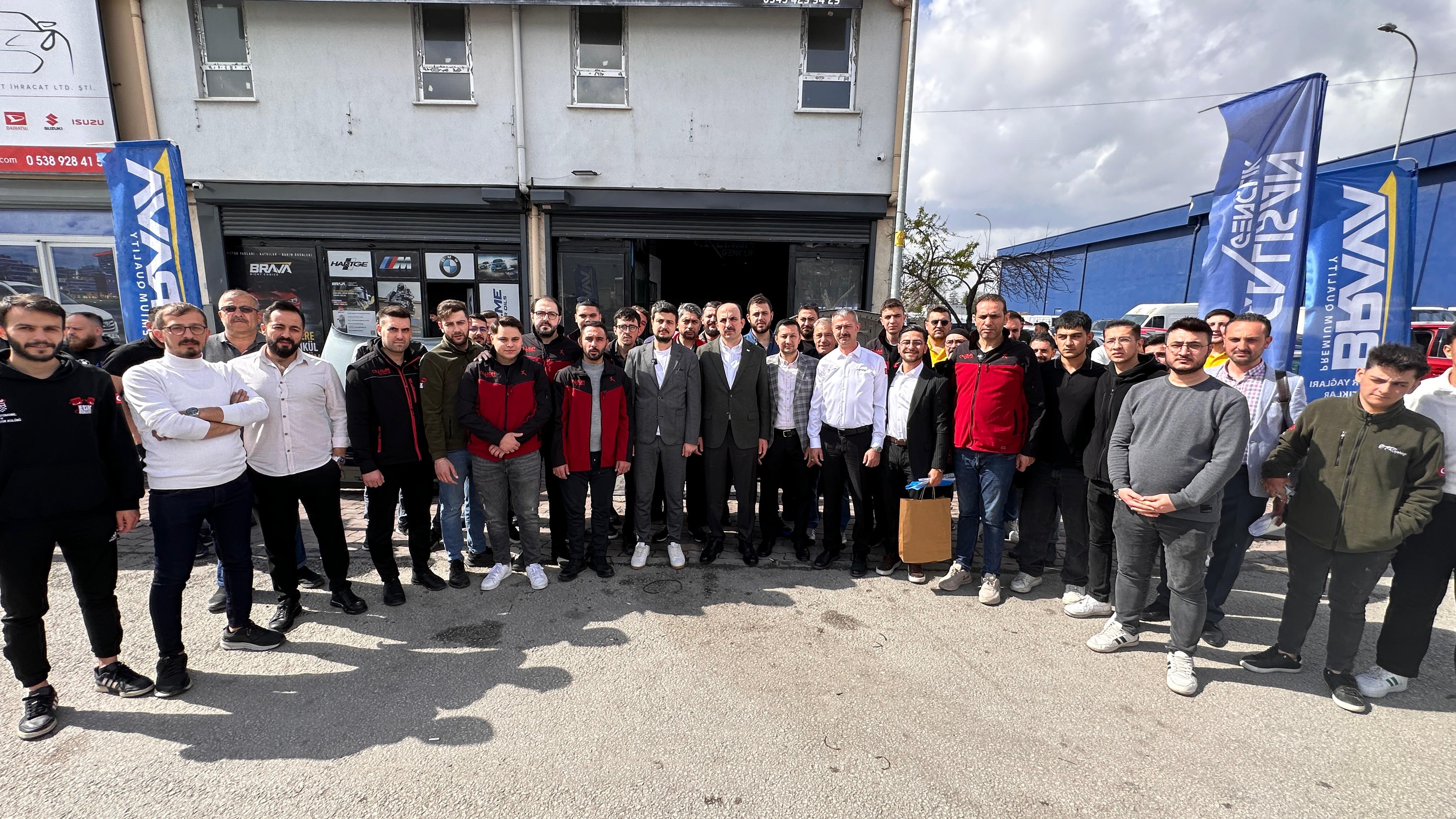 SANAYİDE GENÇLERLE BULUŞAN BAŞKAN ALTAY: “ÜRETEN İNSAN HER ZAMAN KIYMETLİ”