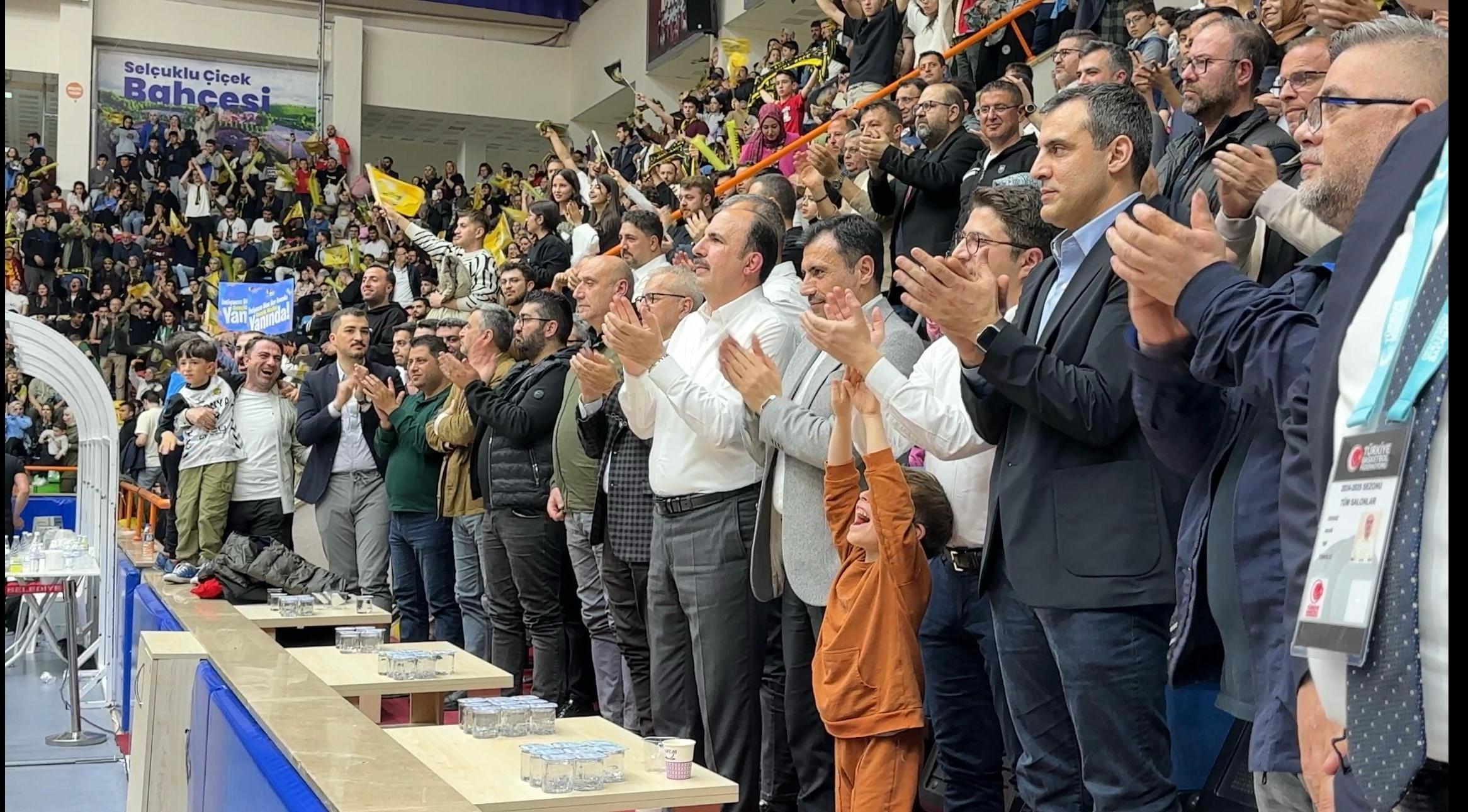 KONYA BÜYÜKŞEHİR BELEDİYESPOR YARI FİNALDE