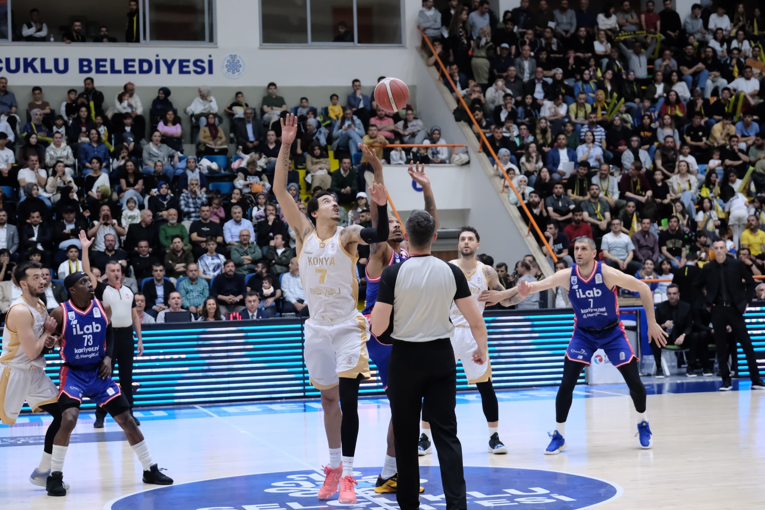 KONYA BÜYÜKŞEHİR BELEDİYESPOR YARI FİNALDE
