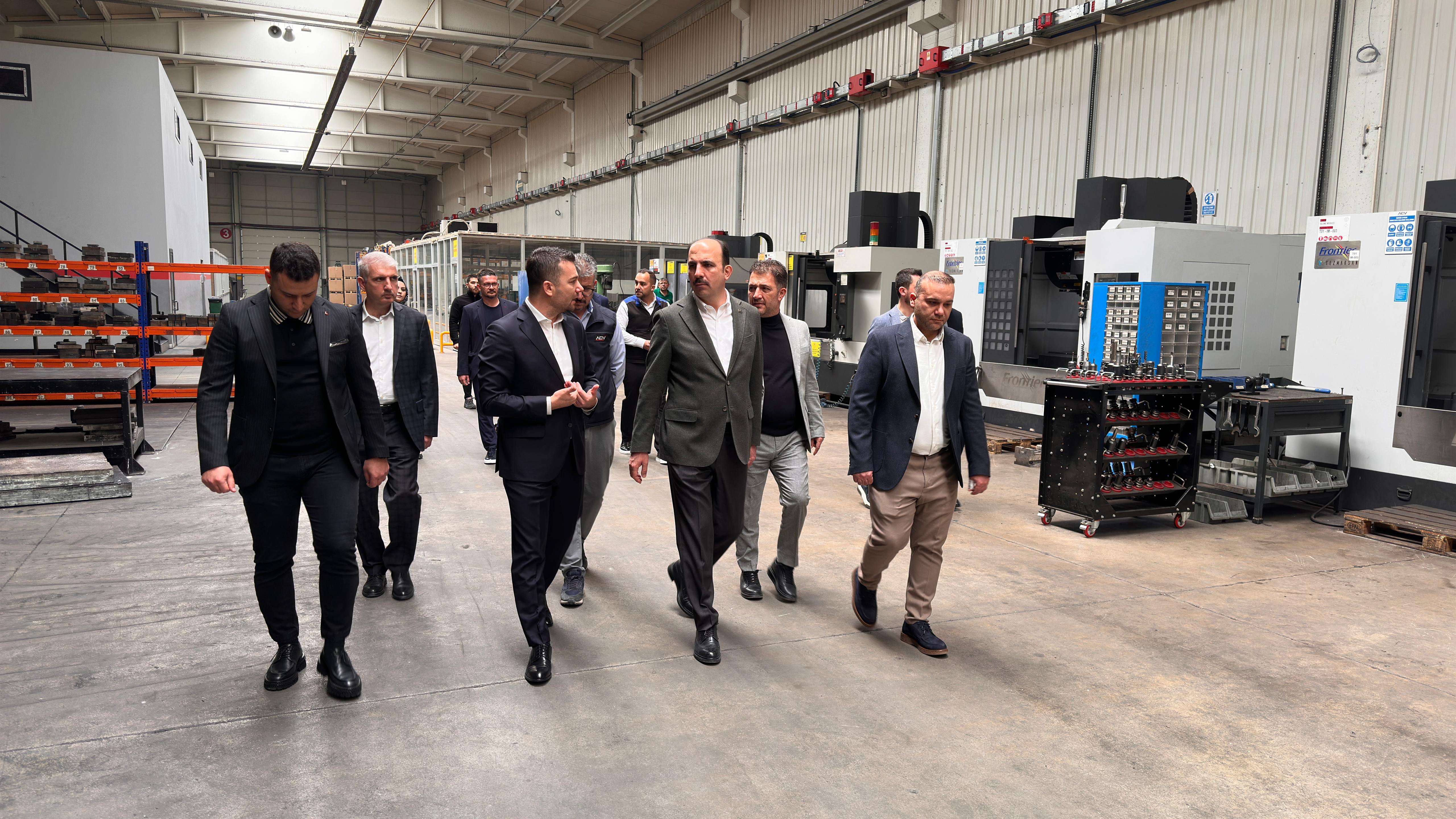 BAŞKAN ALTAY BİLİM MERKEZİ’NDE ÖĞRENCİLERİ, ORGANİZE SANAYİ’DE ÇALIŞANLARI ZİYARET ETTİ