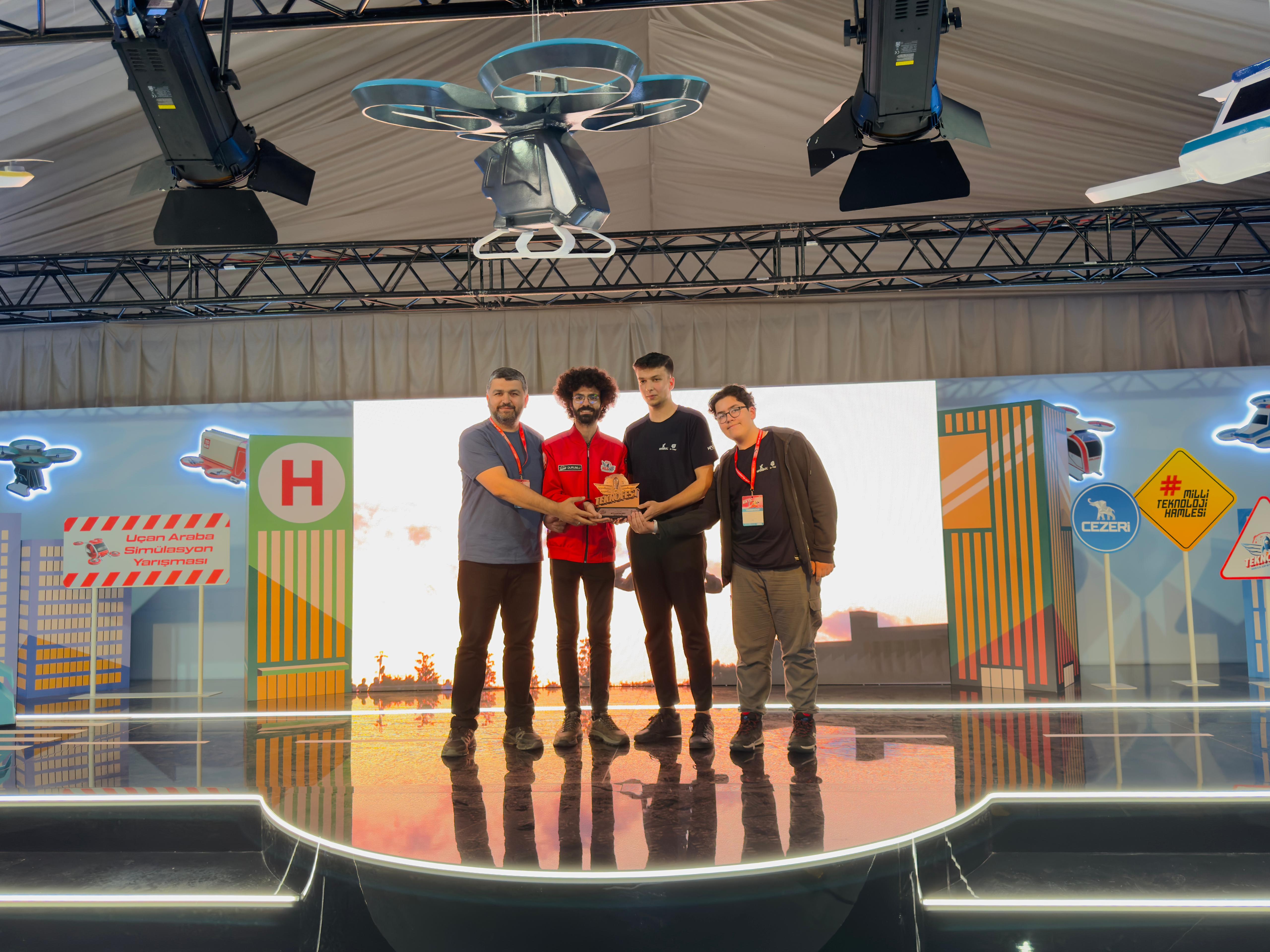KAPSÜL’ÜN DESTEKLEDİĞİ TAKIM TEKNOFEST KKTC’DE ÇİFTE ÖDÜL SEVİNCİ YAŞADI