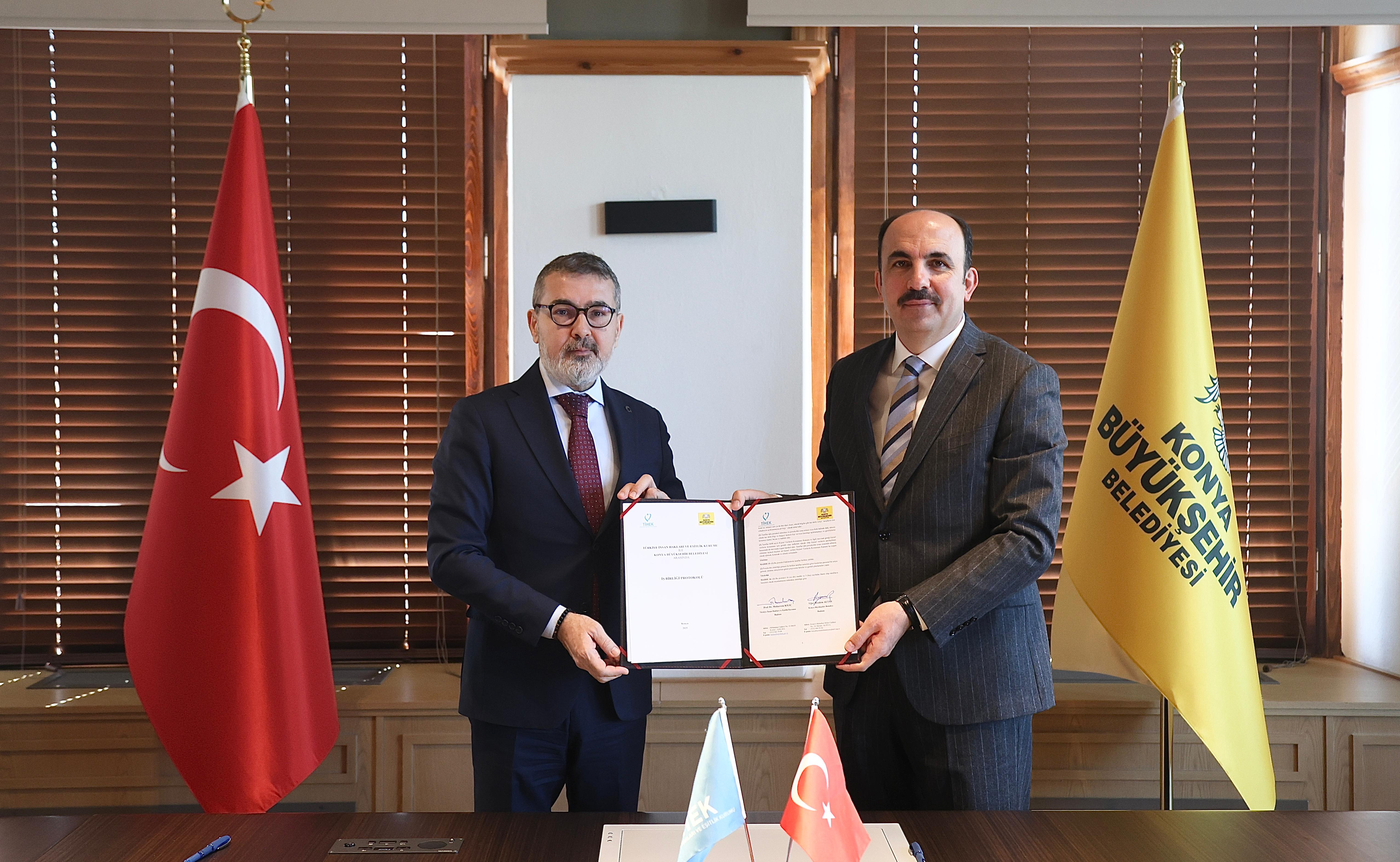 KONYA BÜYÜKŞEHİR İLE TİHEK ARASINDA İNSAN HAKLARI İŞ BİRLİĞİ PROTOKOLÜ İMZALANDI