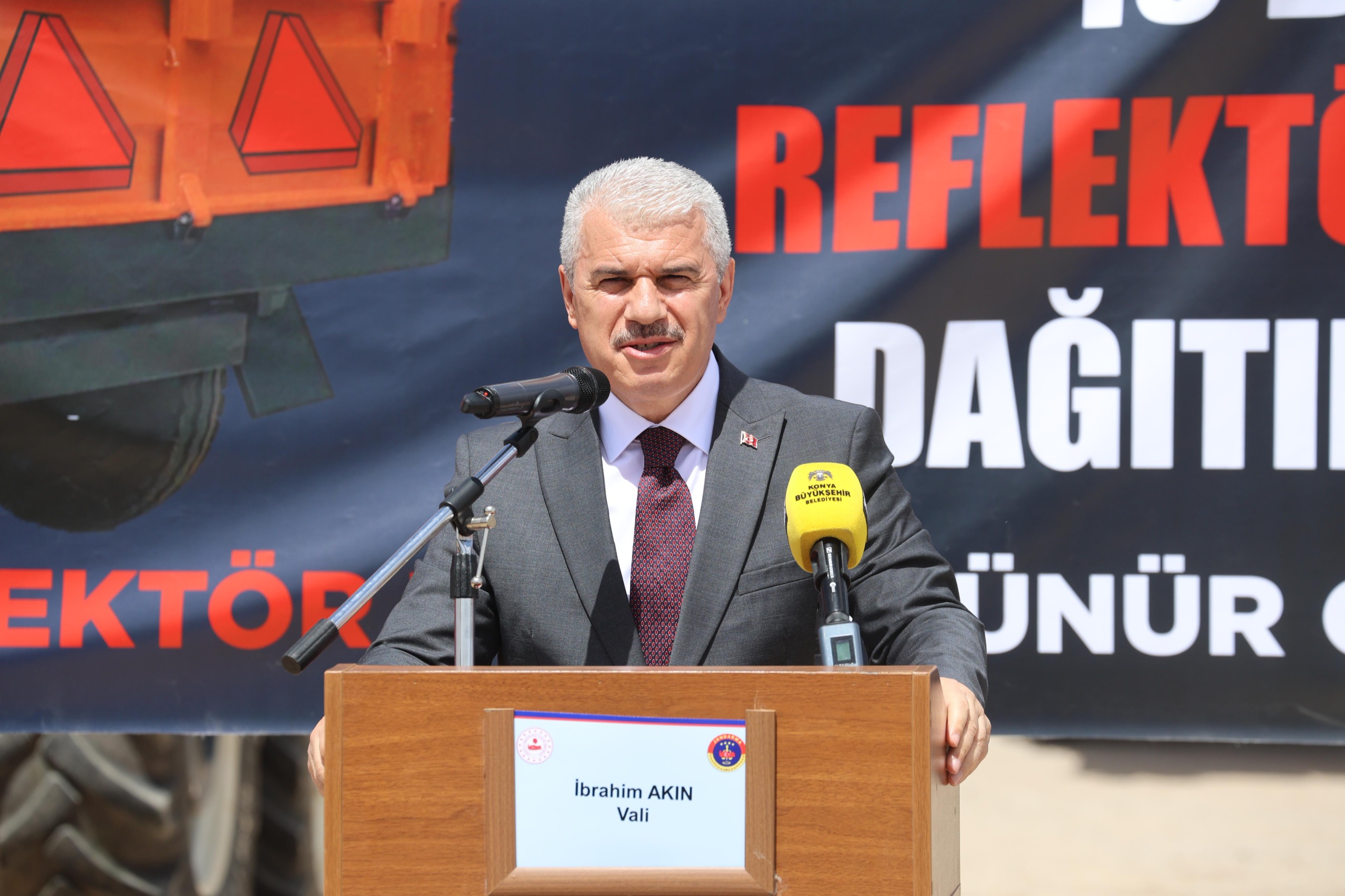 "REFLEKTÖR TAK, GÖRÜNÜR OL” PROJESİ İLE ÇİFTÇİLERE 10 BİN ADET REFLEKTÖR DAĞITILACAK