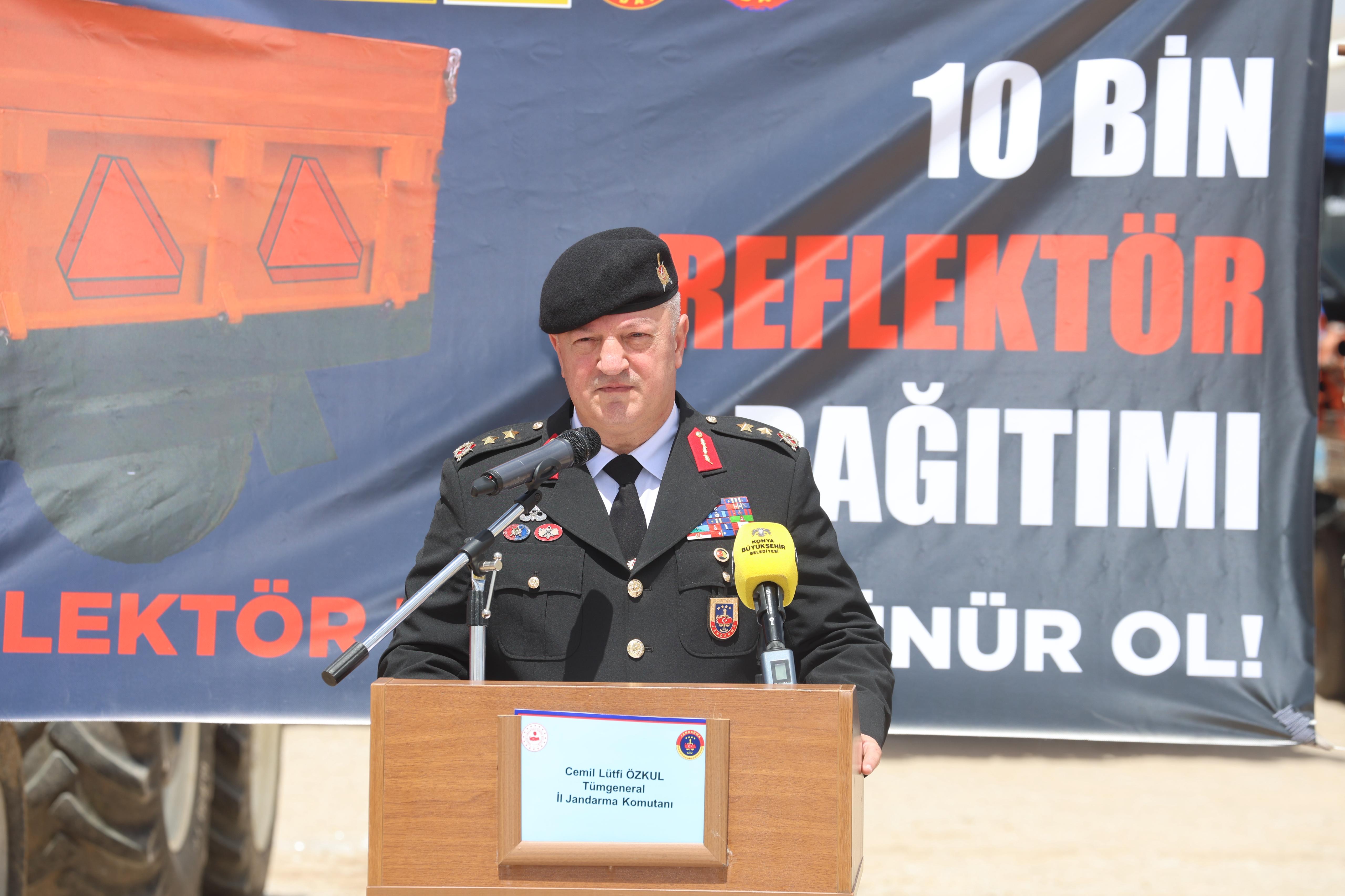 "REFLEKTÖR TAK, GÖRÜNÜR OL” PROJESİ İLE ÇİFTÇİLERE 10 BİN ADET REFLEKTÖR DAĞITILACAK