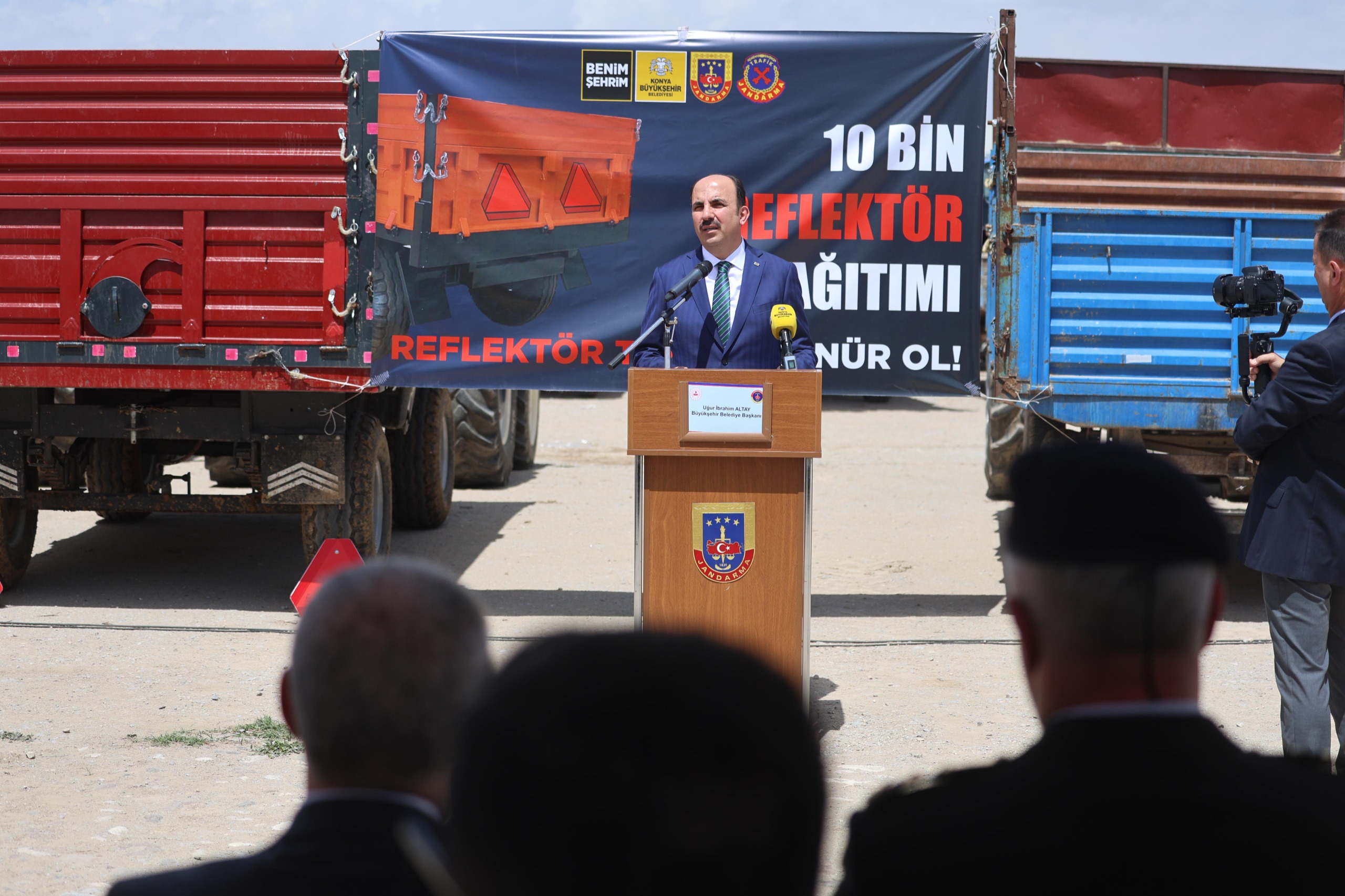 "REFLEKTÖR TAK, GÖRÜNÜR OL” PROJESİ İLE ÇİFTÇİLERE 10 BİN ADET REFLEKTÖR DAĞITILACAK
