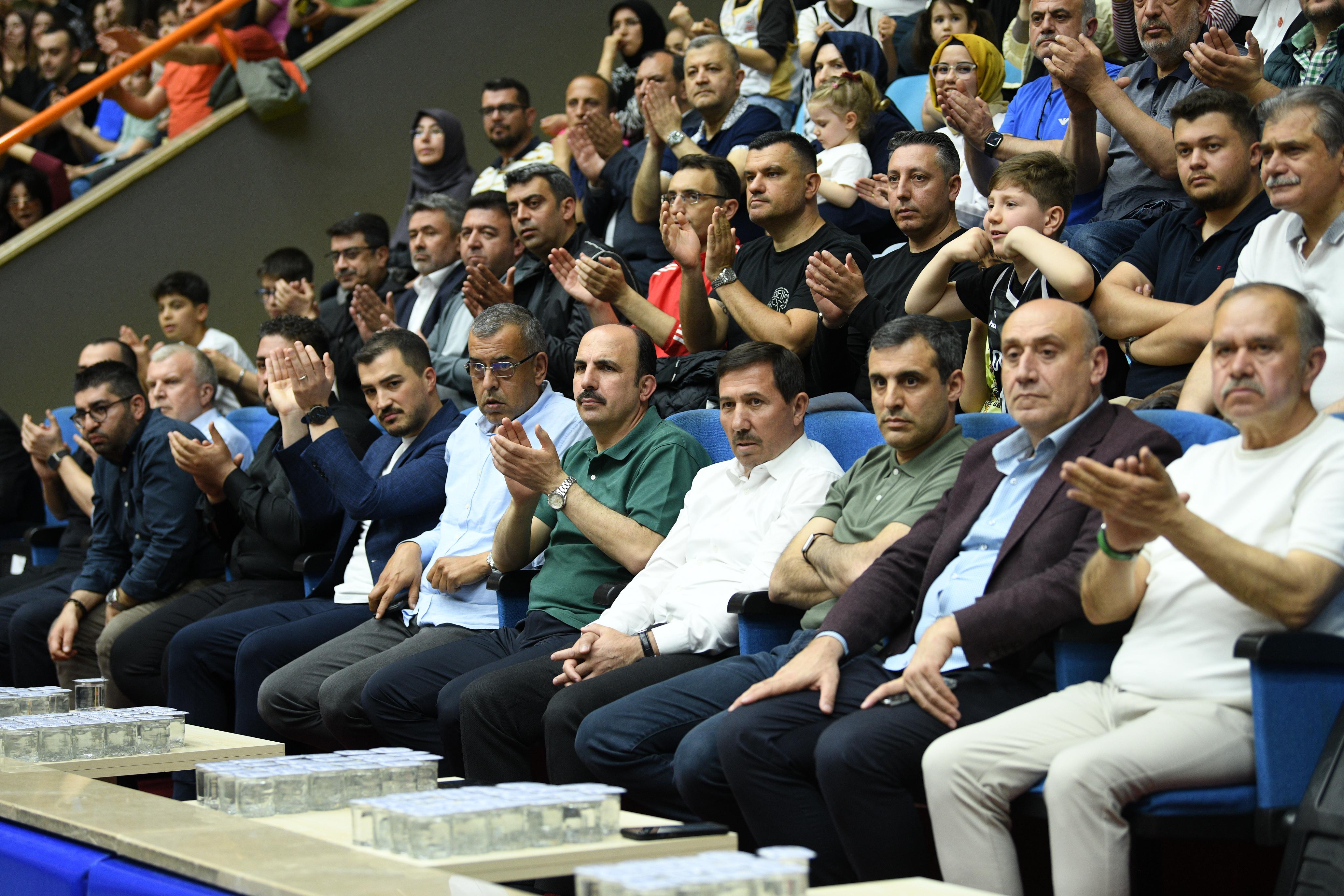 KONYA BÜYÜKŞEHİR BELEDİYESPOR YARI FİNAL SERİSİNDE DURUMU 1-1 YAPTI