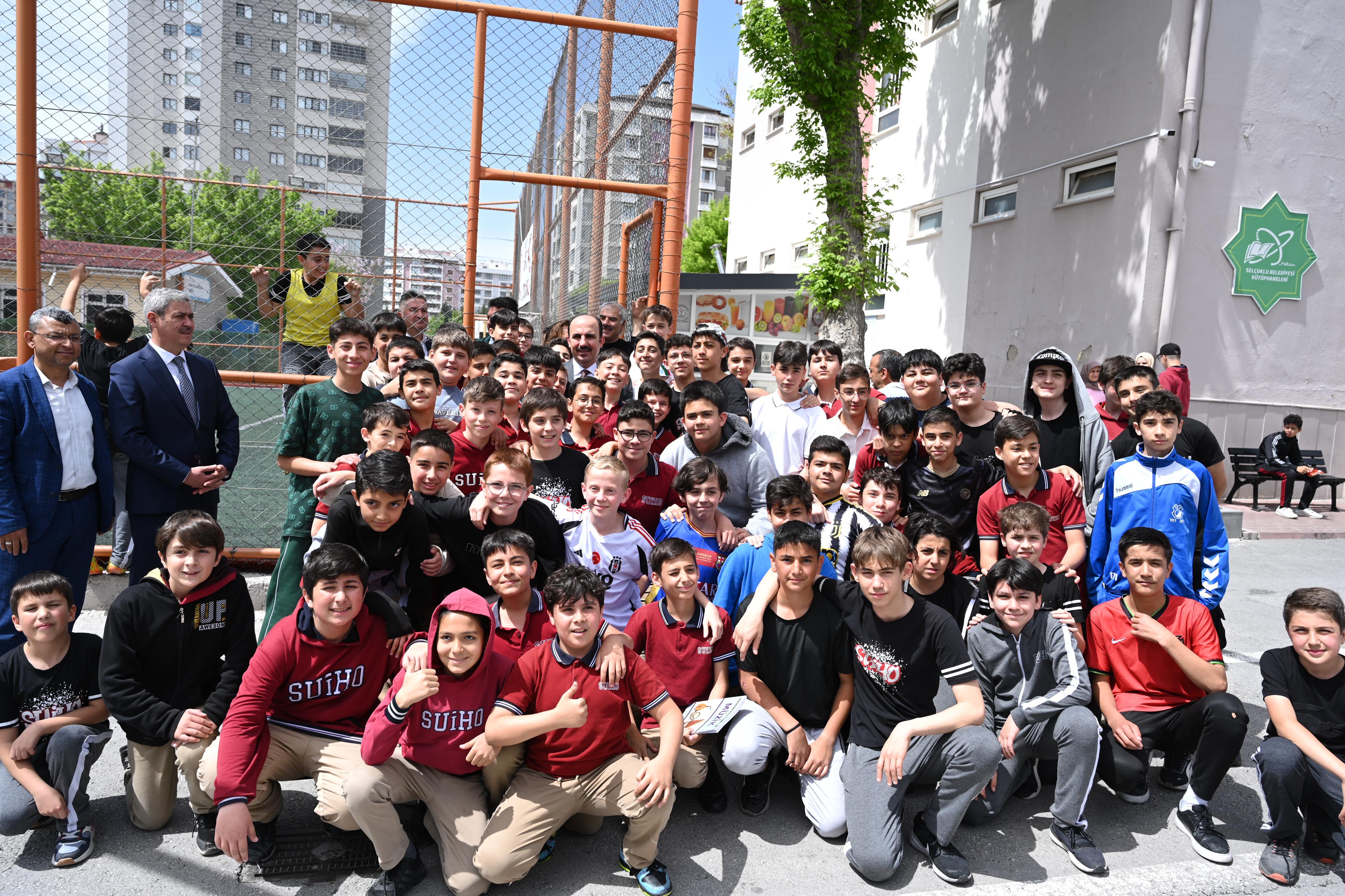 BAŞKAN ALTAY 3 FARKLI OKULDA ÖĞRENCİLERLE BULUŞTU